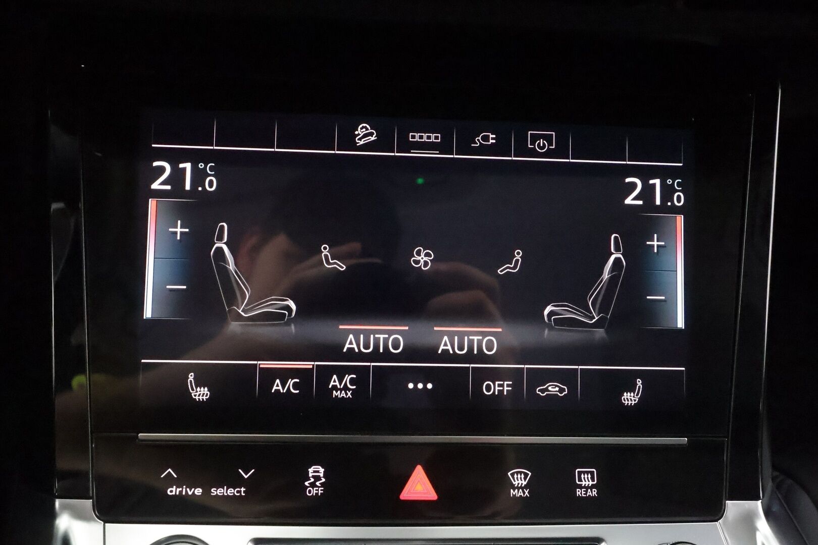 Audi e-tron 2022 Advanced 55 quattro S line - | ACC | Lisälämmitin | LED | P.kamera | muistipenkki | Keyless | Nahat | Apple&Android | Kahdet Renkaat |