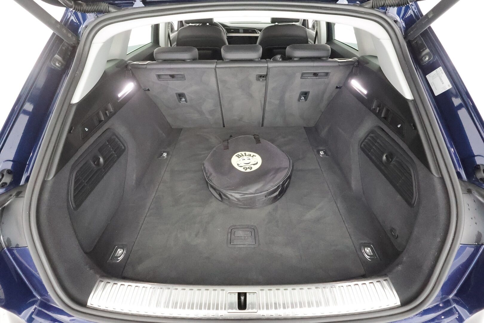 Audi e-tron 2022 Advanced 55 quattro S line - | ACC | Lisälämmitin | LED | P.kamera | muistipenkki | Keyless | Nahat | Apple&Android | Kahdet Renkaat |