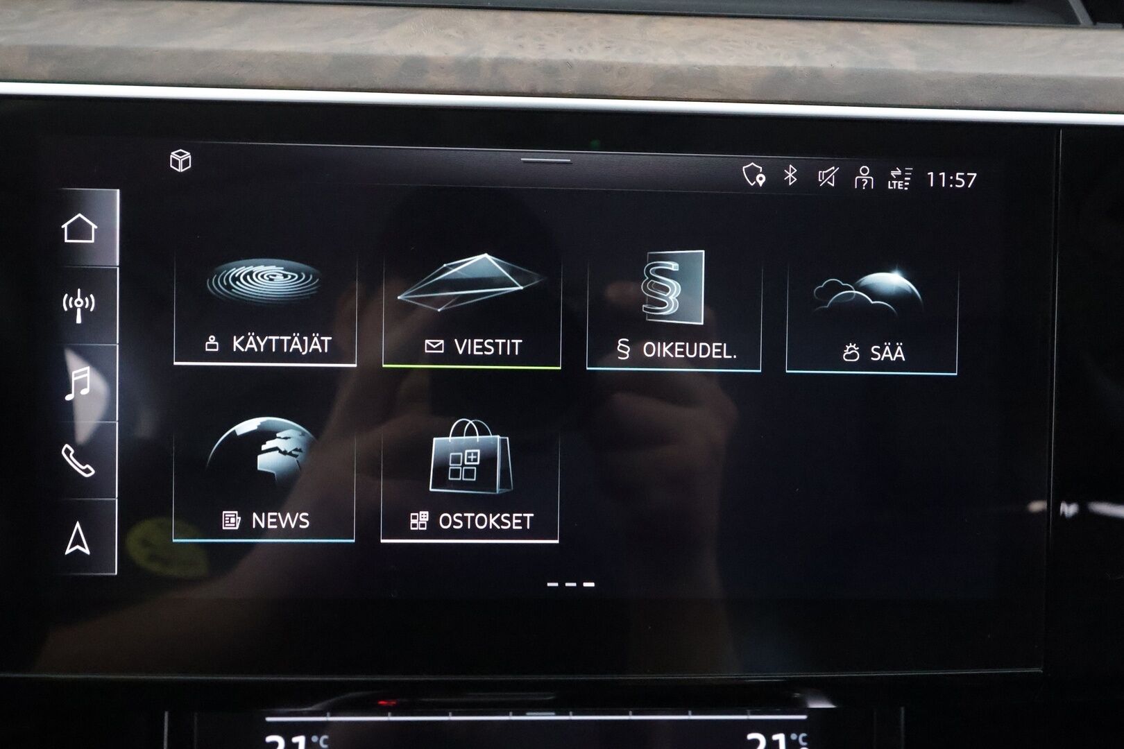 Audi e-tron 2022 Advanced 55 quattro S line - | ACC | Lisälämmitin | LED | P.kamera | muistipenkki | Keyless | Nahat | Apple&Android | Kahdet Renkaat |