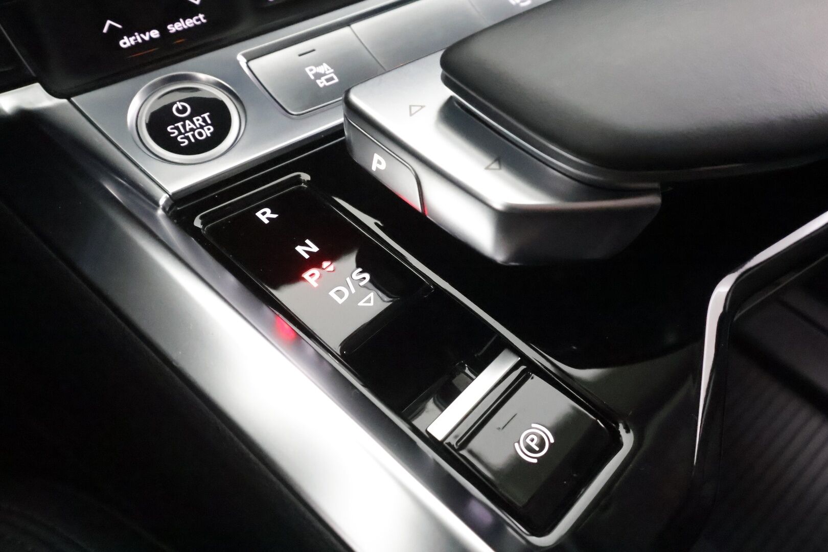 Audi e-tron 2022 Advanced 55 quattro S line - | ACC | Lisälämmitin | LED | P.kamera | muistipenkki | Keyless | Nahat | Apple&Android | Kahdet Renkaat |