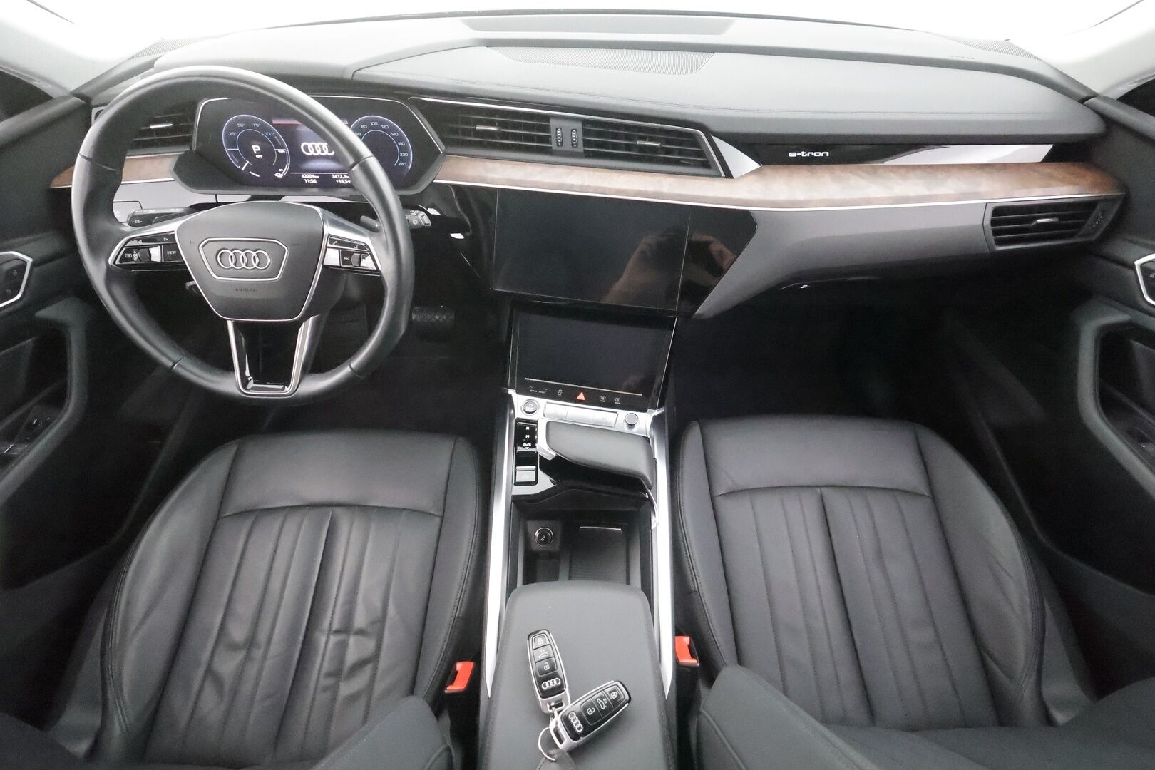 Audi e-tron 2022 Advanced 55 quattro S line - | ACC | Lisälämmitin | LED | P.kamera | muistipenkki | Keyless | Nahat | Apple&Android | Kahdet Renkaat |