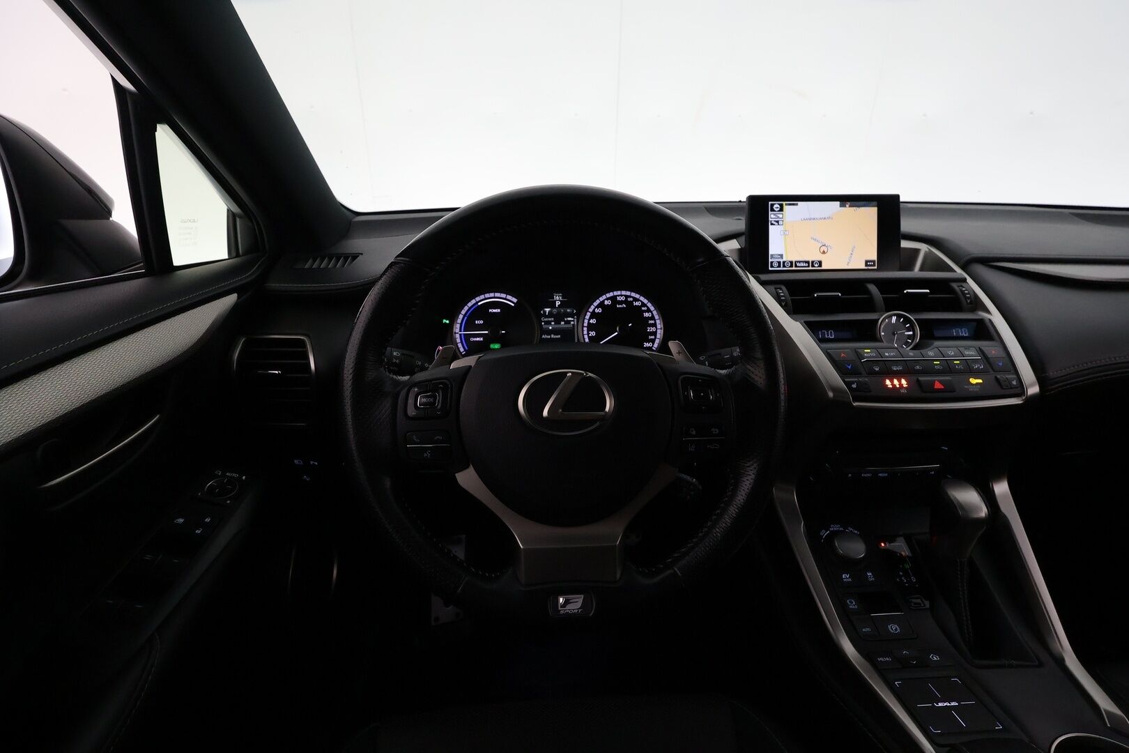 Lexus NX 2017 300h Hybrid A AWD F Sport **HUD / Adapt.Vakkari / LED-valot / P.kamera / Lasikattoluukku /  Nahkaverhoilu / Navi** - Kahdet Renkaat