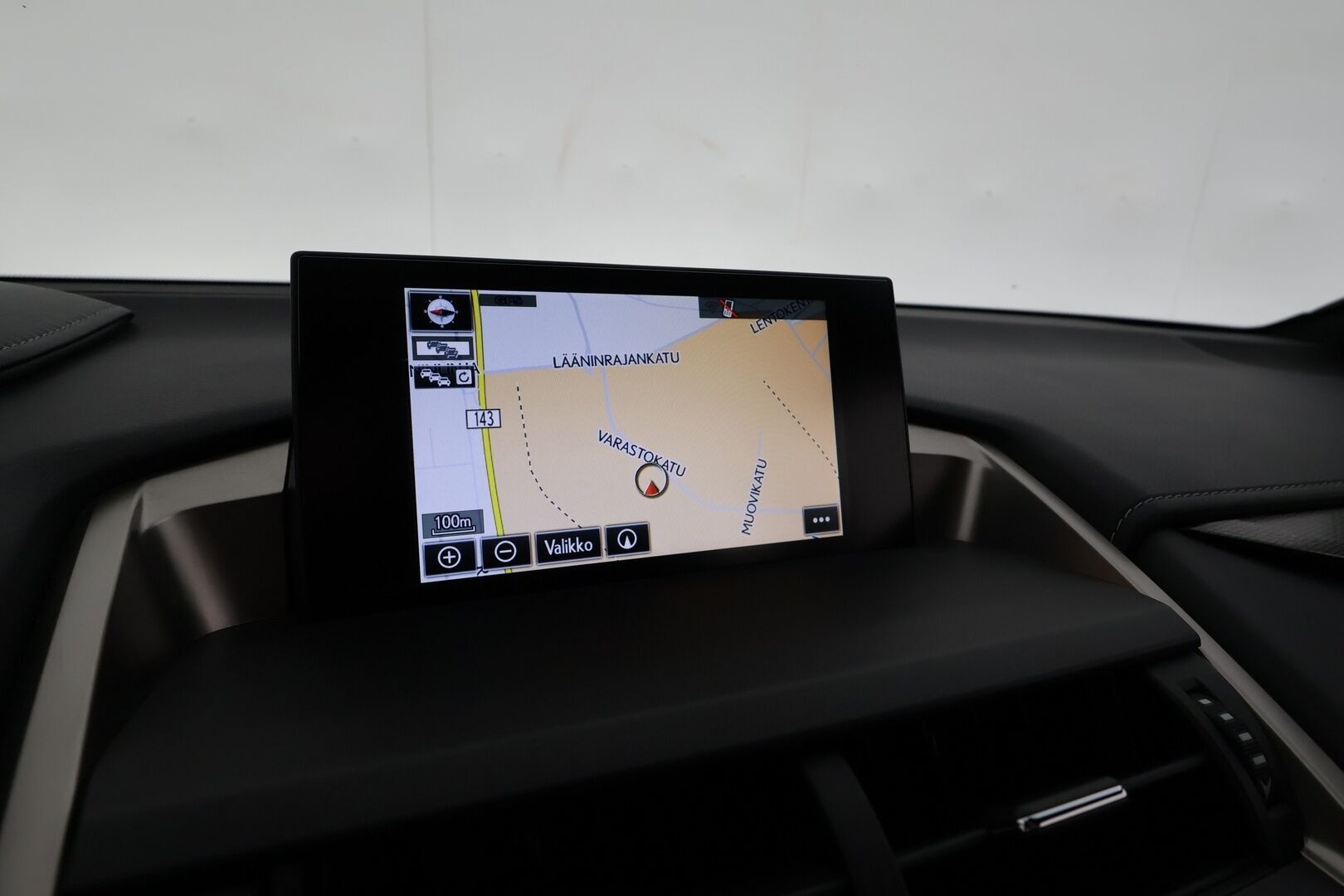 Lexus NX 2017 300h Hybrid A AWD F Sport **HUD / Adapt.Vakkari / LED-valot / P.kamera / Lasikattoluukku /  Nahkaverhoilu / Navi** - Kahdet Renkaat