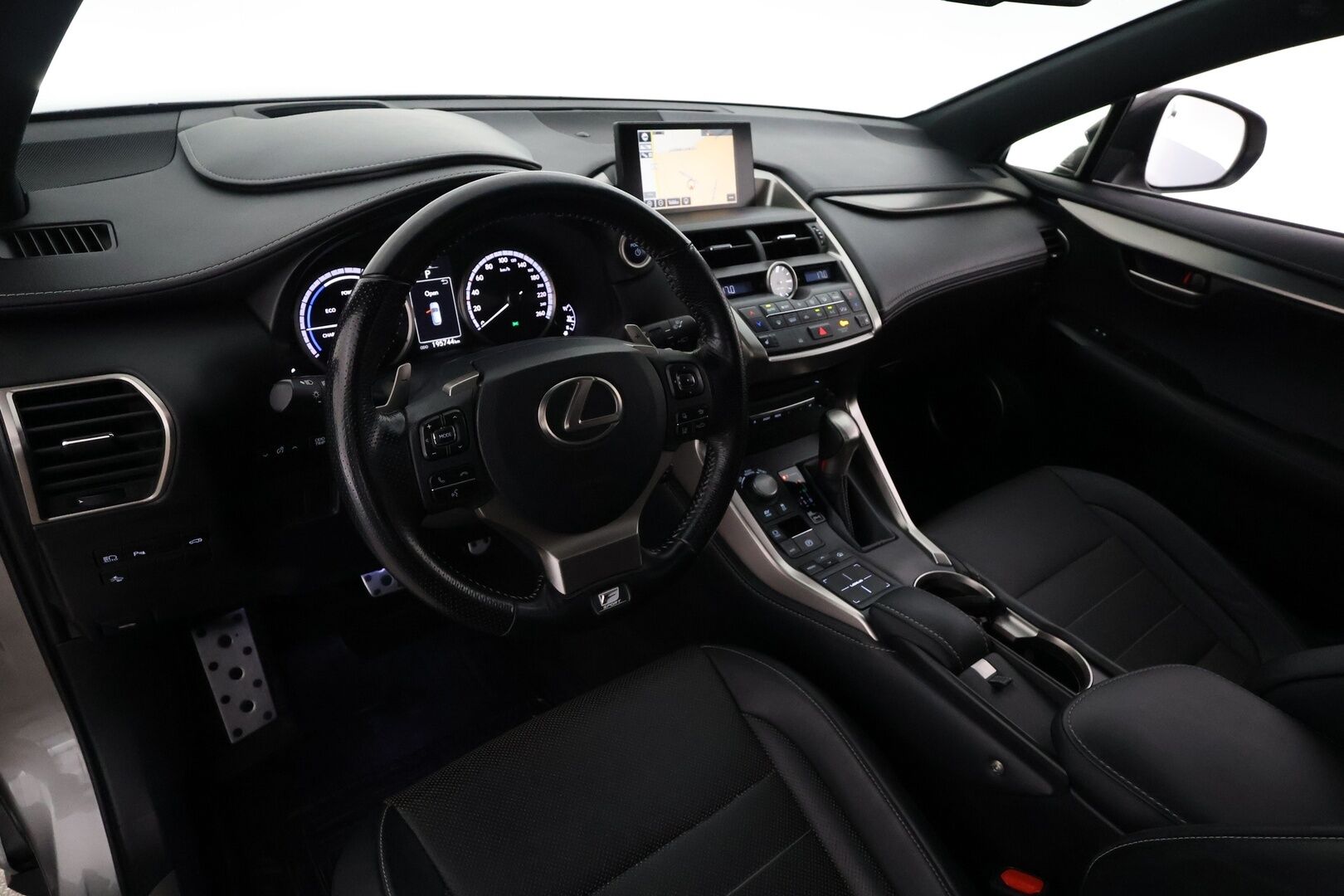 Lexus NX 2017 300h Hybrid A AWD F Sport **HUD / Adapt.Vakkari / LED-valot / P.kamera / Lasikattoluukku /  Nahkaverhoilu / Navi** - Kahdet Renkaat