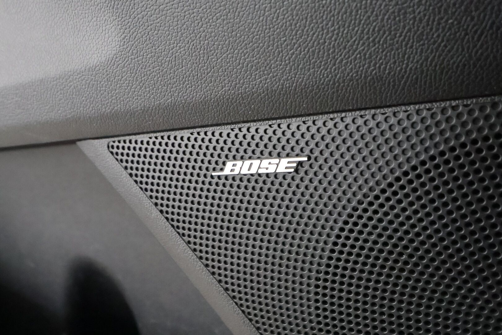 Kia Sorento 2021 1,6 T-GDI Plug-in Hybrid AWD Business Luxury AT 7-P * ACC / HUD / Bose / Panorama / Koukku / Ilmastoidut nahat * - 360° / Kahdet renkaat aluvanteilla / Merkkihuollettu / Huippuvarusteet - HULLUT AVAJAISHULINAT KORKOTARJOUS 3,29 %