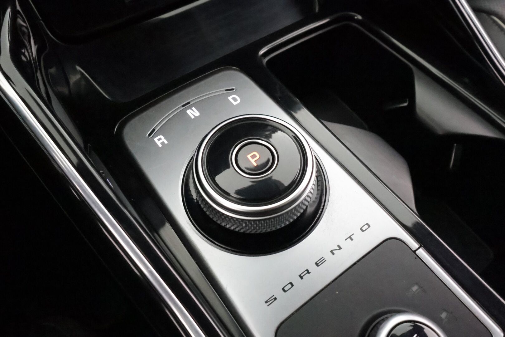 Kia Sorento 2021 1,6 T-GDI Plug-in Hybrid AWD Business Luxury AT 7-P * ACC / HUD / Bose / Panorama / Koukku / Ilmastoidut nahat * - 360° / Kahdet renkaat aluvanteilla / Merkkihuollettu / Huippuvarusteet - HULLUT AVAJAISHULINAT KORKOTARJOUS 3,29 %