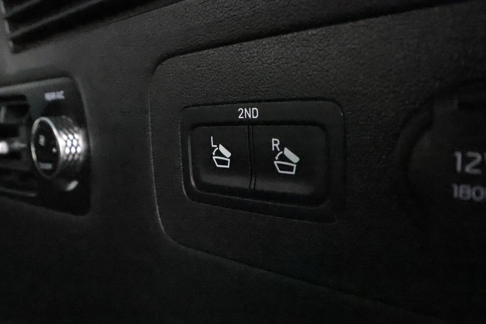 Kia Sorento 2021 1,6 T-GDI Plug-in Hybrid AWD Business Luxury AT 7-P * ACC / HUD / Bose / Panorama / Koukku / Ilmastoidut nahat * - 360° / Kahdet renkaat aluvanteilla / Merkkihuollettu / Huippuvarusteet - HULLUT AVAJAISHULINAT KORKOTARJOUS 3,29 %