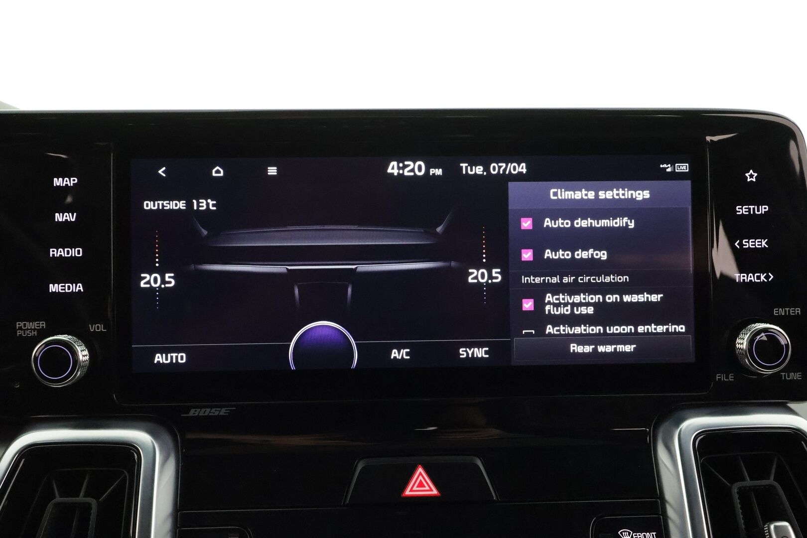 Kia Sorento 2021 1,6 T-GDI Plug-in Hybrid AWD Business Luxury AT 7-P * ACC / HUD / Bose / Panorama / Koukku / Ilmastoidut nahat * - 360° / Kahdet renkaat aluvanteilla / Merkkihuollettu / Huippuvarusteet - HULLUT AVAJAISHULINAT KORKOTARJOUS 3,29 %