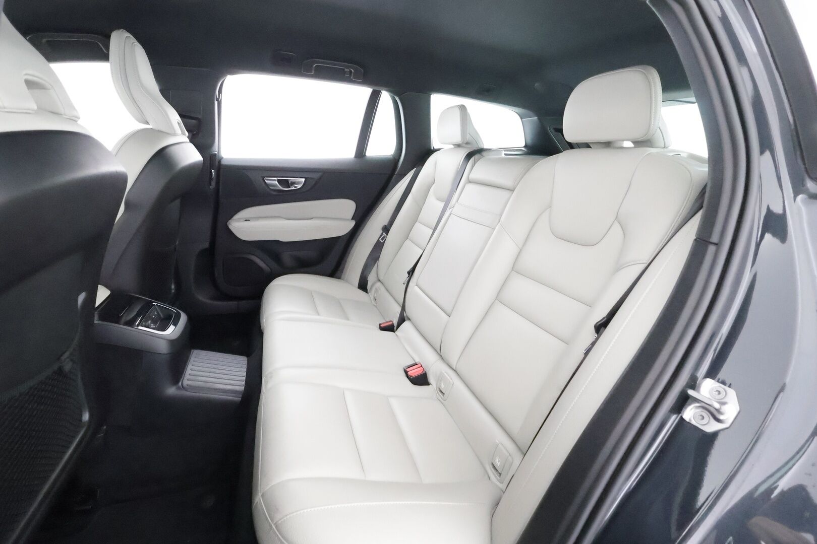 Volvo V60 2020 T6 TwE AWD Business Inscription aut - | ACC | Webasto | Koukku | Muistipenkki | H/K | Full LED | Sporttinahat | Keyless | Apple&Android | Kahdet Renkaat | 