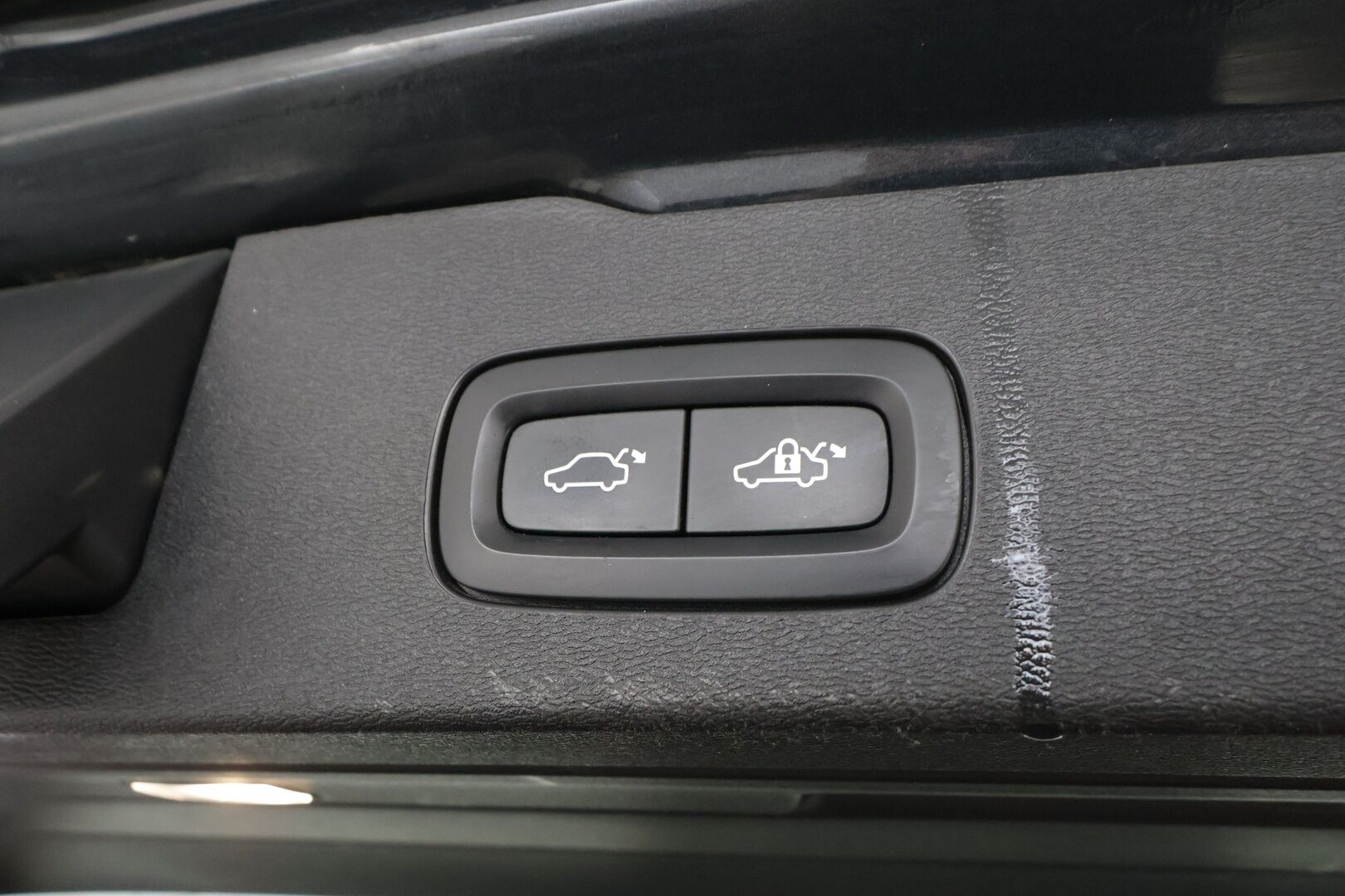 Volvo V60 2020 T6 TwE AWD Business Inscription aut - | ACC | Webasto | Koukku | Muistipenkki | H/K | Full LED | Sporttinahat | Keyless | Apple&Android | Kahdet Renkaat | 
