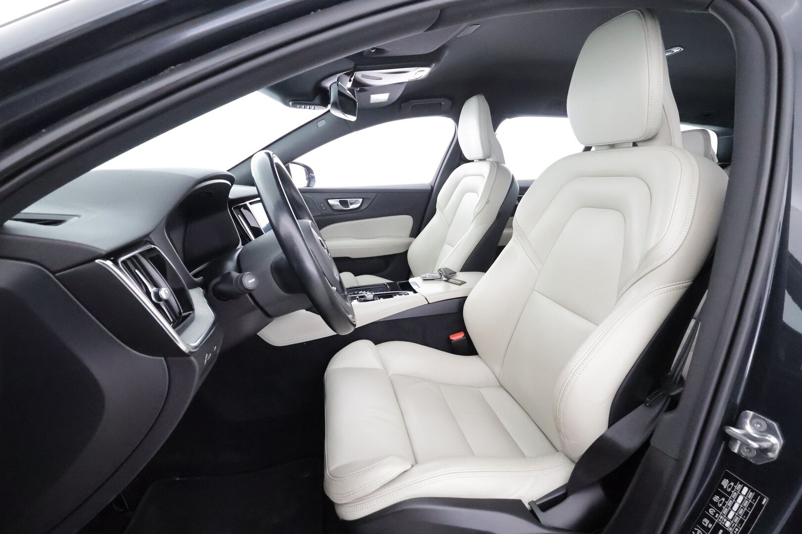 Volvo V60 2020 T6 TwE AWD Business Inscription aut - | ACC | Webasto | Koukku | Muistipenkki | H/K | Full LED | Sporttinahat | Keyless | Apple&Android | Kahdet Renkaat | 
