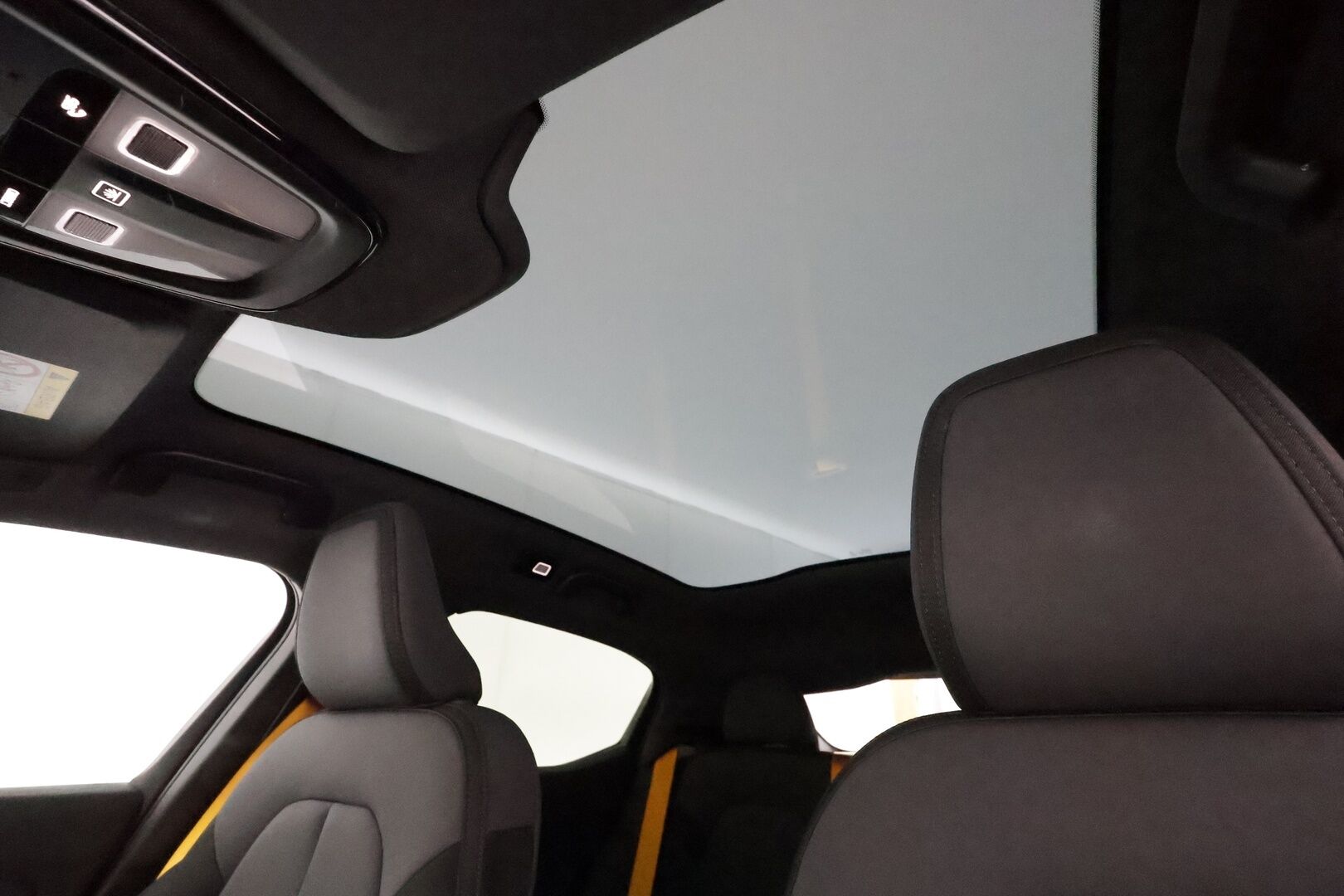 Polestar 2 2022 Long Range Dual Motor Performance, 300kW, 78kWh **Lämpöpumppu / Koukku / HarmanKardon / Lasikatto / Muistipenkki / 360 Kamera / Apple&Android / Keyless** - 3,99 % KORKOTARJOUS TÄHÄN AUTOON - Performance & Pilot & Plus -paketit / Akku kuntotarkistettu / Kahdet vanteet
