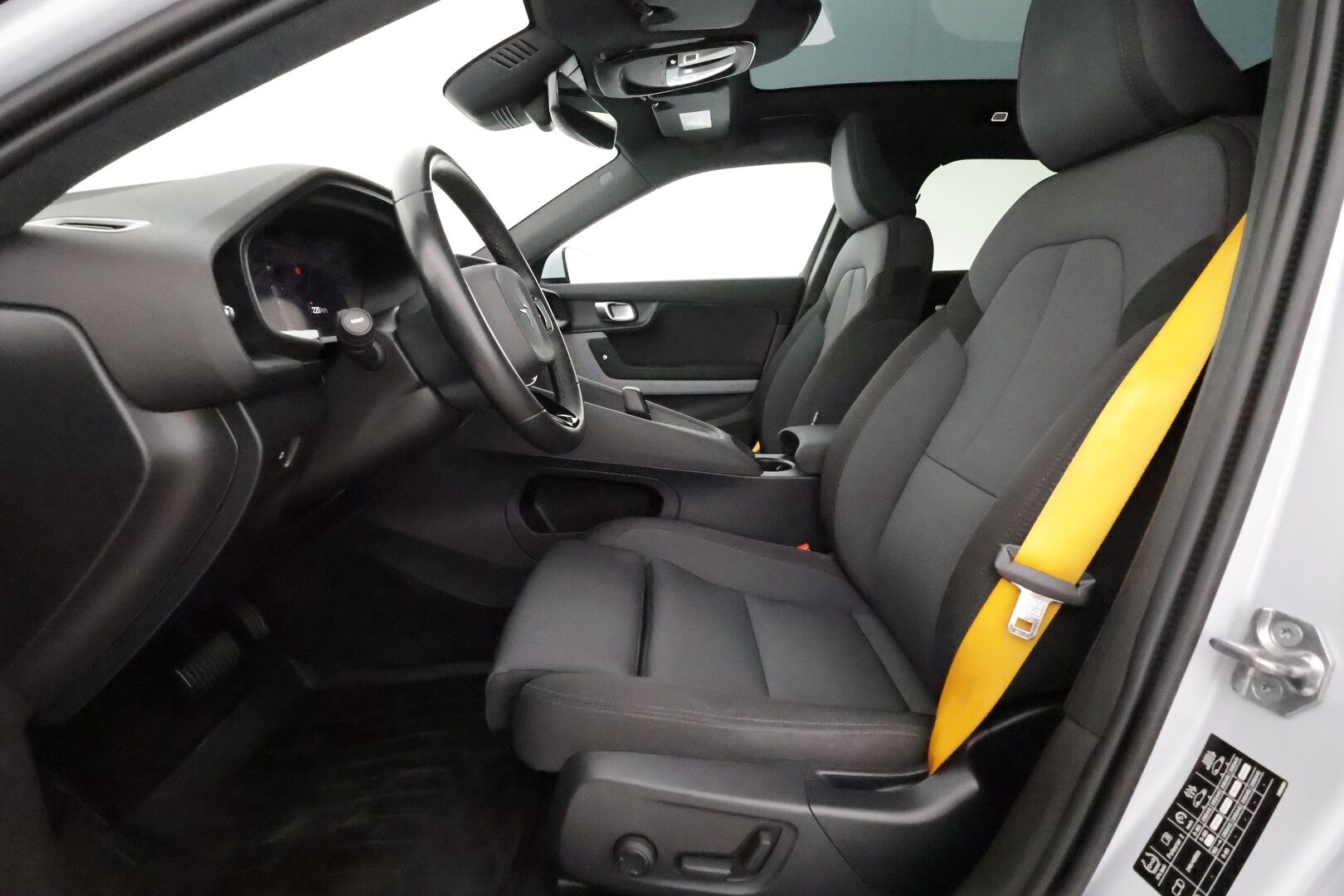 Polestar 2 2022 Long Range Dual Motor Performance, 300kW, 78kWh **Lämpöpumppu / Koukku / HarmanKardon / Lasikatto / Muistipenkki / 360 Kamera / Apple&Android / Keyless** - 3,99 % KORKOTARJOUS TÄHÄN AUTOON - Performance & Pilot & Plus -paketit / Akku kuntotarkistettu / Kahdet vanteet