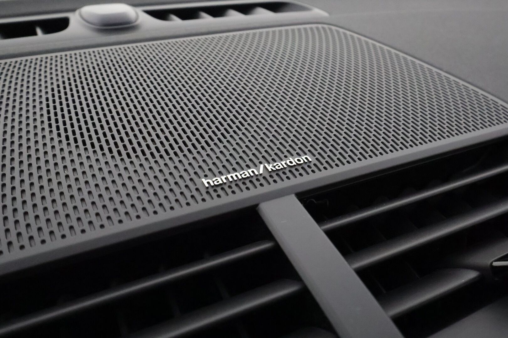 Polestar 2 2022 Long Range Dual Motor Performance, 300kW, 78kWh **Lämpöpumppu / Koukku / HarmanKardon / Lasikatto / Muistipenkki / 360 Kamera / Apple&Android / Keyless** - 3,99 % KORKOTARJOUS TÄHÄN AUTOON - Performance & Pilot & Plus -paketit / Akku kuntotarkistettu / Kahdet vanteet