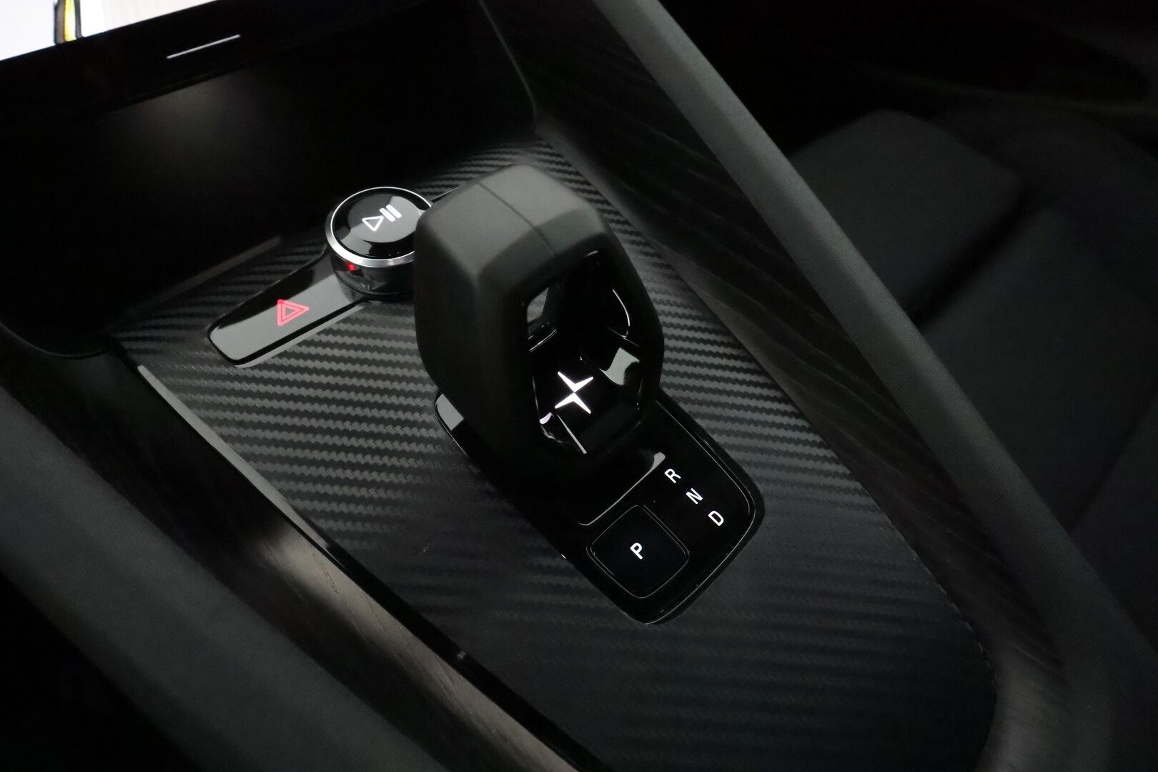 Polestar 2 2022 Long Range Dual Motor Performance, 300kW, 78kWh **Lämpöpumppu / Koukku / HarmanKardon / Lasikatto / Muistipenkki / 360 Kamera / Apple&Android / Keyless** - 3,99 % KORKOTARJOUS TÄHÄN AUTOON - Performance & Pilot & Plus -paketit / Akku kuntotarkistettu / Kahdet vanteet