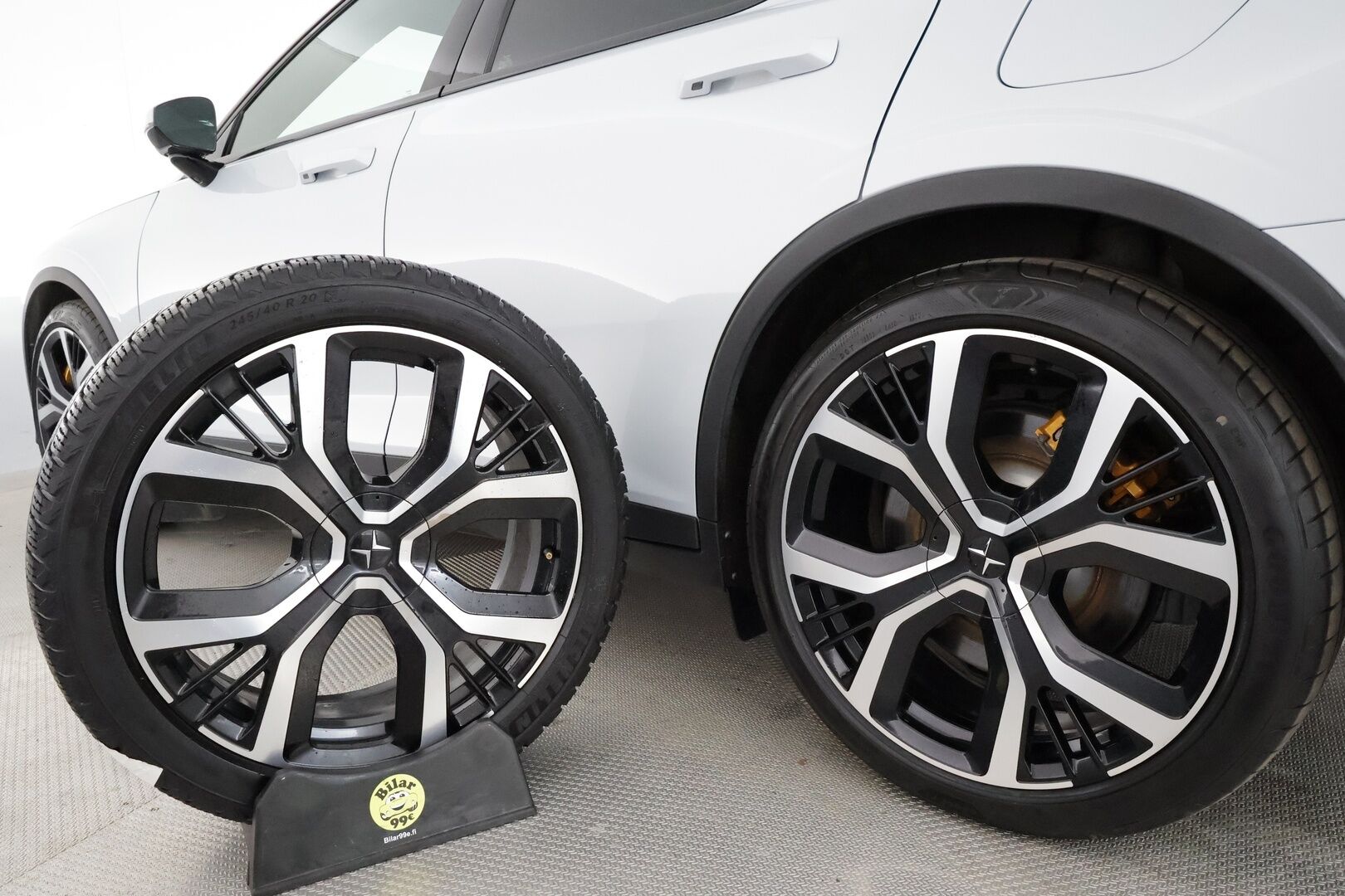 Polestar 2 2022 Long Range Dual Motor Performance, 300kW, 78kWh **Lämpöpumppu / Koukku / HarmanKardon / Lasikatto / Muistipenkki / 360 Kamera / Apple&Android / Keyless** - 3,99 % KORKOTARJOUS TÄHÄN AUTOON - Performance & Pilot & Plus -paketit / Akku kuntotarkistettu / Kahdet vanteet