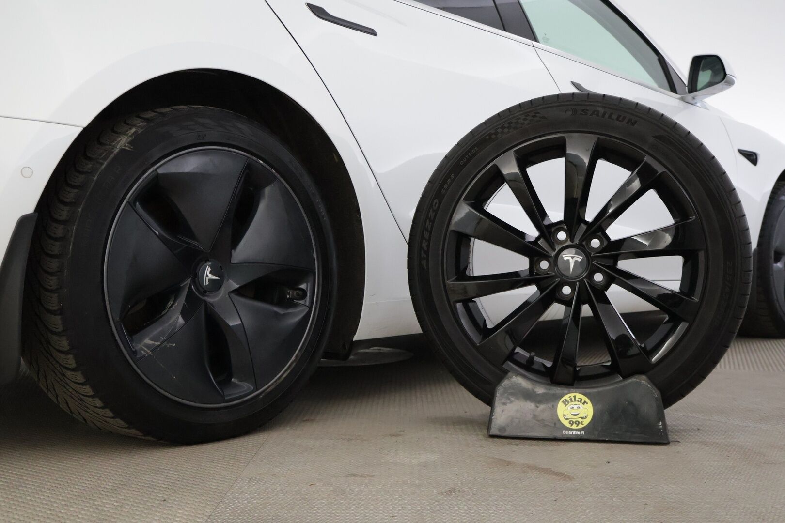 Tesla MODEL 3 2019 Standard RWD Plus ** 2x renkaat & vanteet / FSD / LED / Premium Audio ** - *Katsastus voimassa 11.6.2026 saakka! / Fiksut kilometrit!*