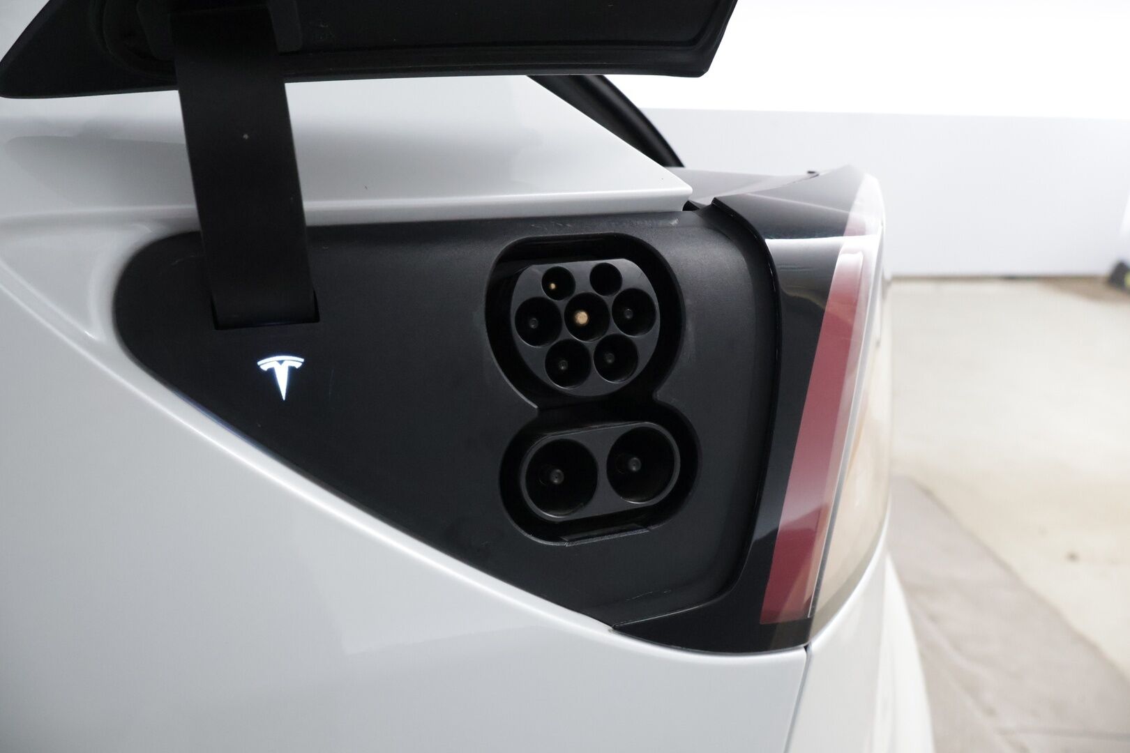 Tesla MODEL 3 2019 Standard RWD Plus ** 2x renkaat & vanteet / FSD / LED / Premium Audio ** - *Katsastus voimassa 11.6.2026 saakka! / Fiksut kilometrit!*