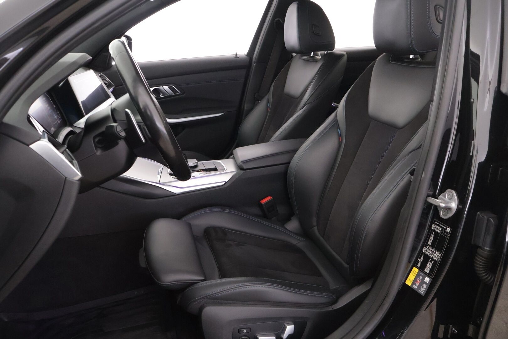 BMW 330 2021 G20 Sedan 330e A xDrive Business M Sport * LASER / Hifit / Koukku / Muistipenkit / Comfort acces / HUD* - Osta nyt, maksa vasta ensi vuonna