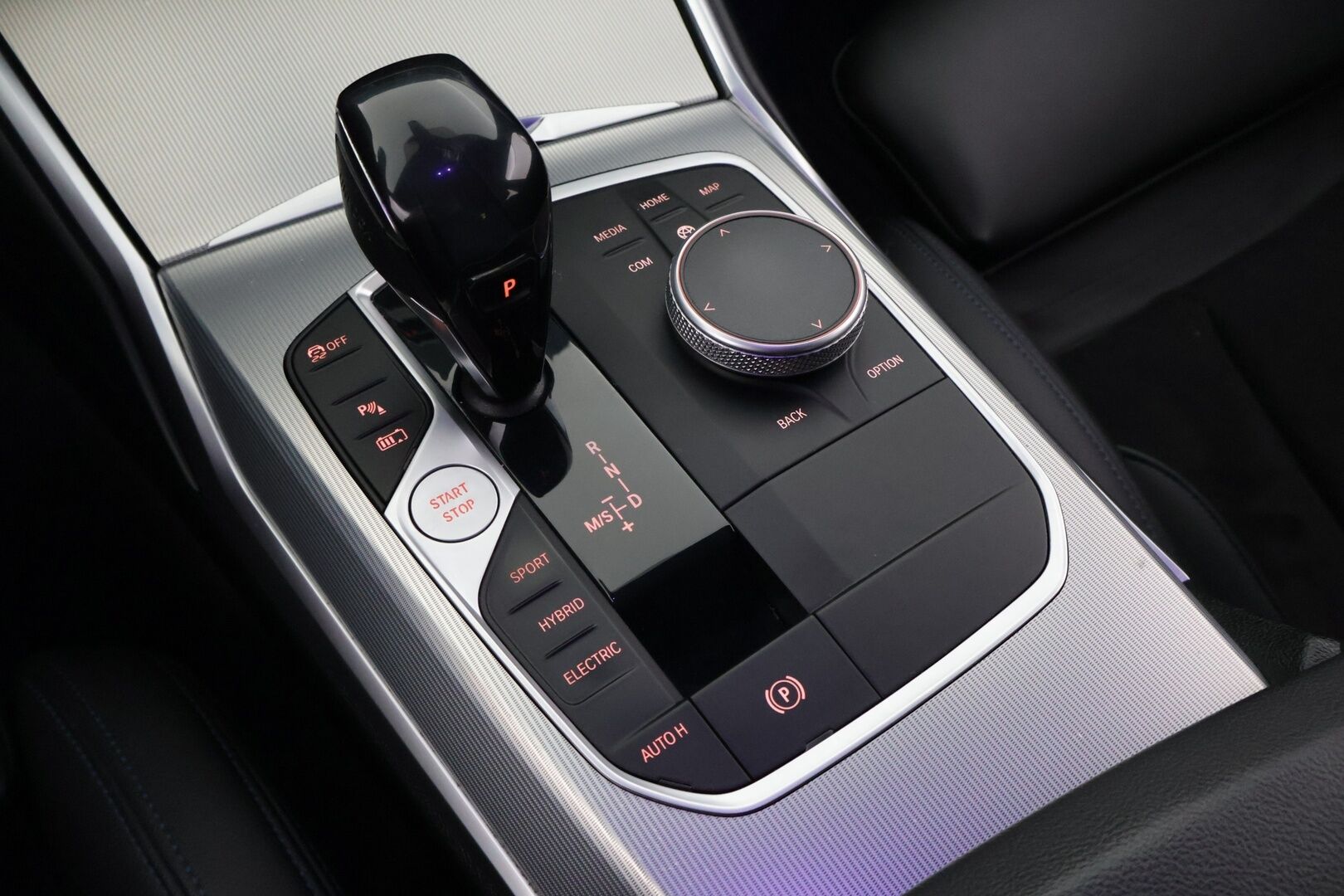 BMW 330 2021 G20 Sedan 330e A xDrive Business M Sport * LASER / Hifit / Koukku / Muistipenkit / Comfort acces / HUD* - Osta nyt, maksa vasta ensi vuonna