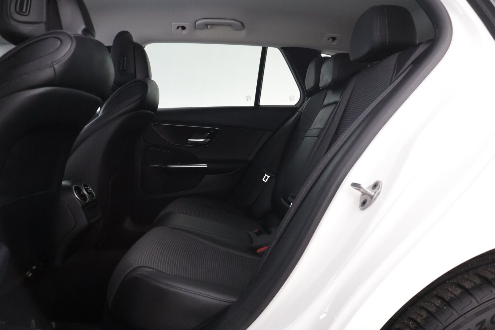Mercedes-Benz C 2022 300 e T A Business - | P-kamera | MBUX Navigation Premium | Advanced Sound System | Puolinahkaistuimet |