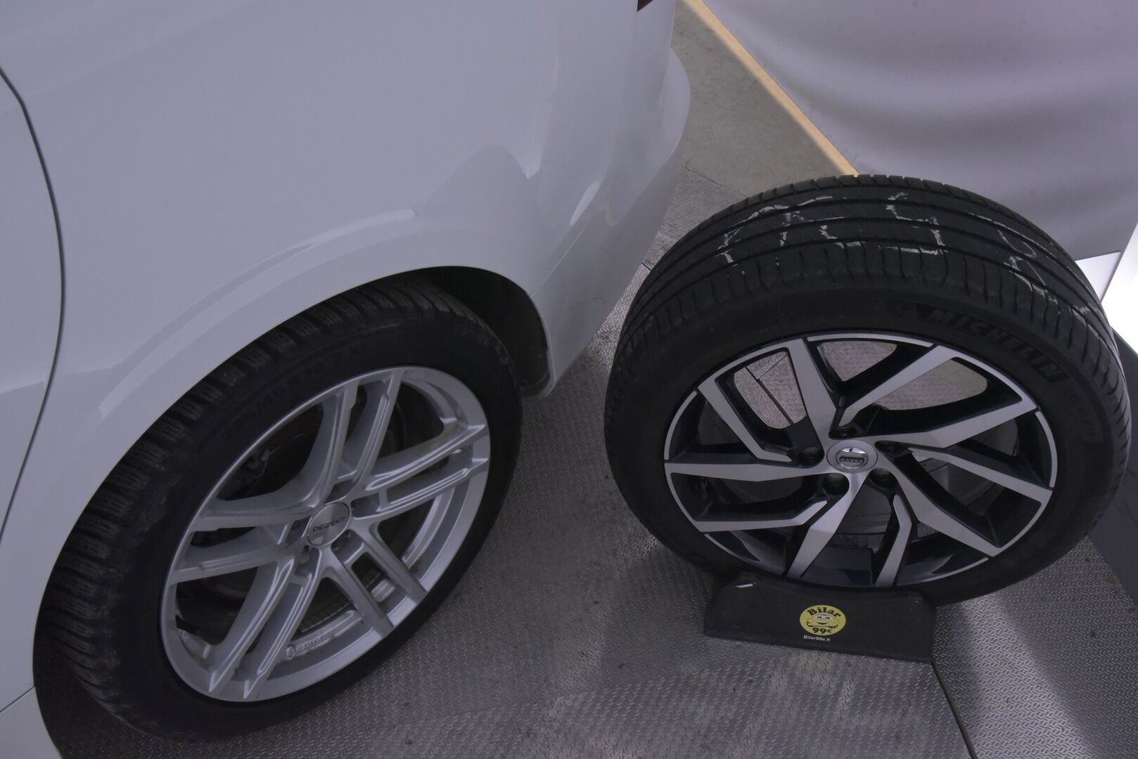 Volvo V60 2020 T6 Twin Engine AWD Momentum Advanced * Webasto / ACC / Pilot Assist / Merkkihuollettu / Puolinahat / Vetokoukku / Siisti tuote! * - Kattavasti varusteltu / Hyvin pidetty / Upea neliveto farmari!