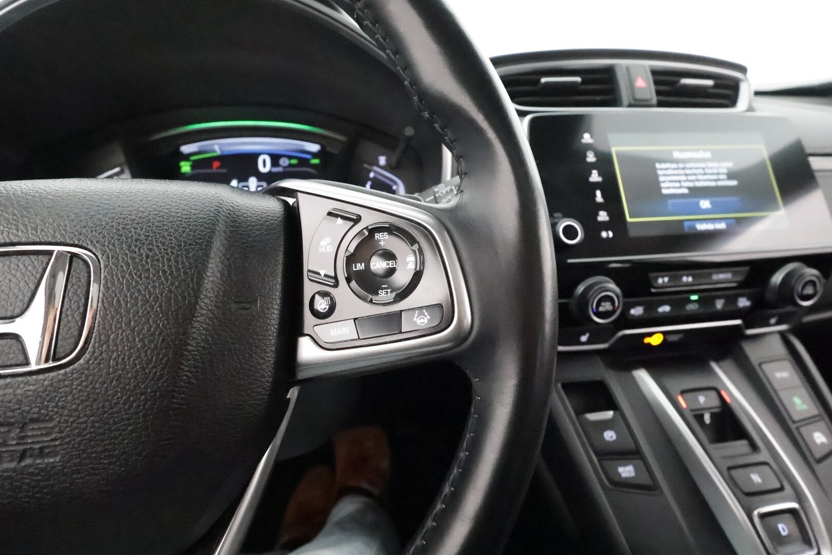 Honda CR-V 2019 Hybrid Executive AWD AT - 3,99 % KORKOTARJOUS TÄHÄN AUTOON - Adapt.Vakkari / HUD / Vetokoukku / Nahkasisusta / Panorama / Peruutuskamera / BLIS / Merkkihuollot / Lohko & Sisäpistoke / Supervarusteet!