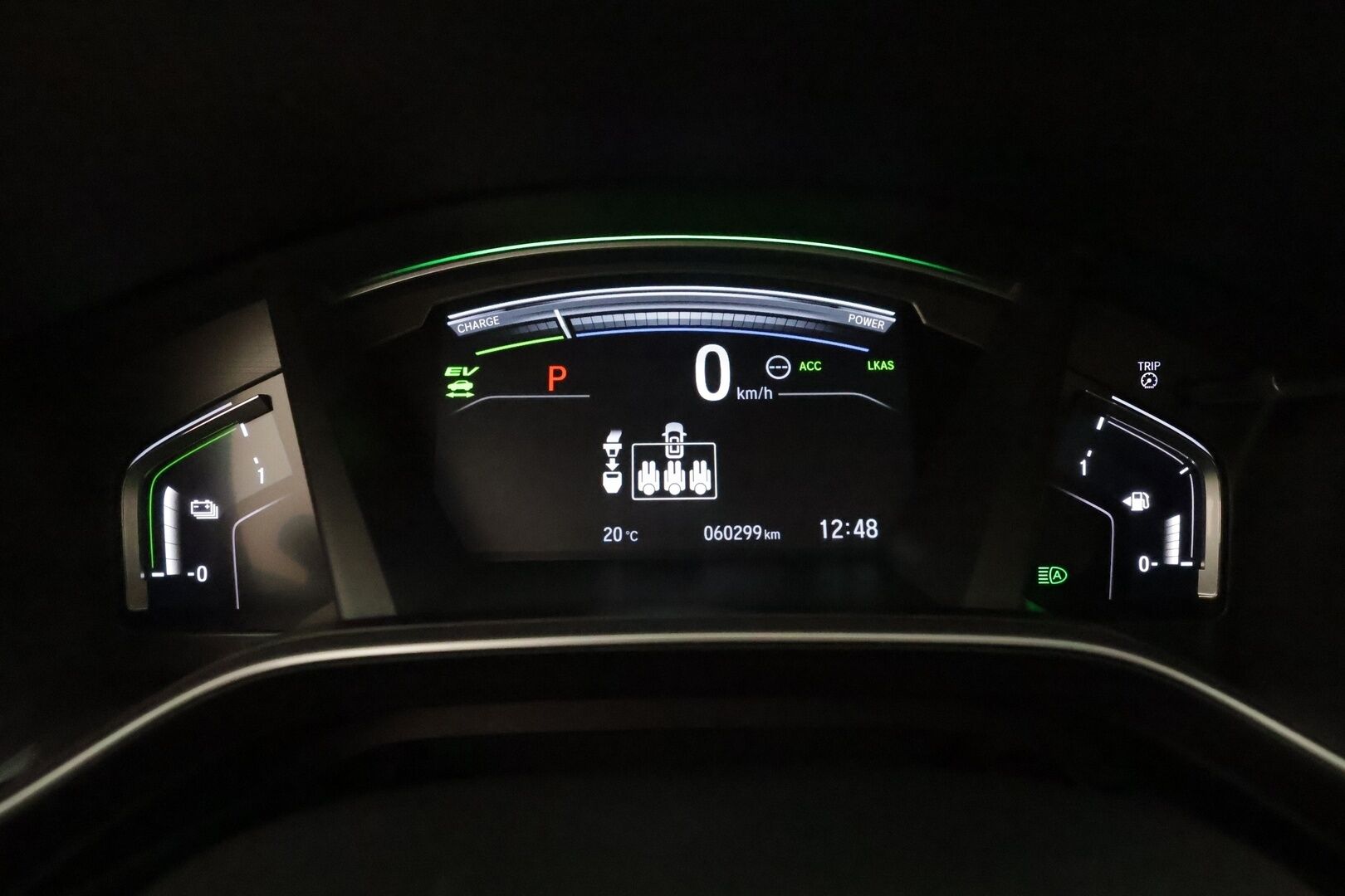 Honda CR-V 2019 Hybrid Executive AWD AT - 3,99 % KORKOTARJOUS TÄHÄN AUTOON - Adapt.Vakkari / HUD / Vetokoukku / Nahkasisusta / Panorama / Peruutuskamera / BLIS / Merkkihuollot / Lohko & Sisäpistoke / Supervarusteet!