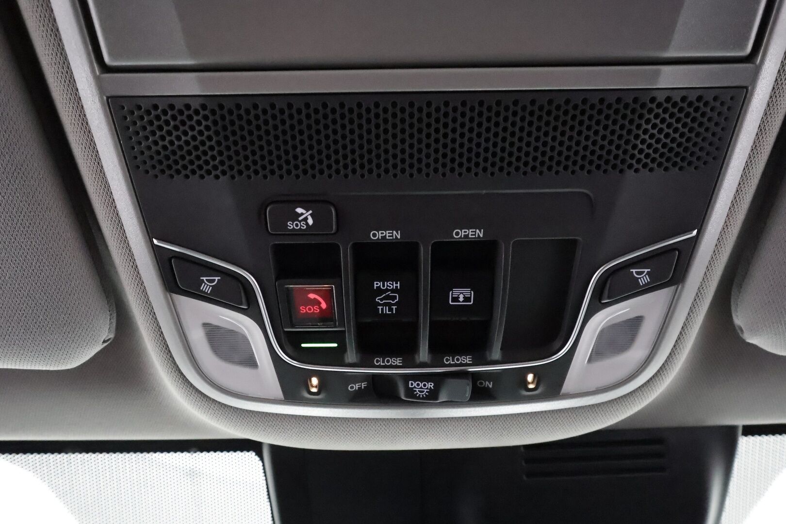 Honda CR-V 2019 Hybrid Executive AWD AT - 3,99 % KORKOTARJOUS TÄHÄN AUTOON - Adapt.Vakkari / HUD / Vetokoukku / Nahkasisusta / Panorama / Peruutuskamera / BLIS / Merkkihuollot / Lohko & Sisäpistoke / Supervarusteet!