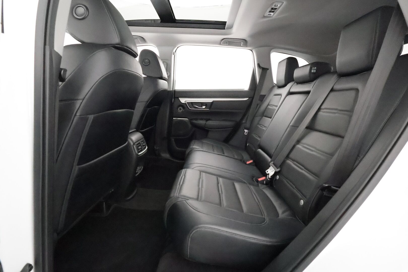 Honda CR-V 2019 Hybrid Executive AWD AT - 3,99 % KORKOTARJOUS TÄHÄN AUTOON - Adapt.Vakkari / HUD / Vetokoukku / Nahkasisusta / Panorama / Peruutuskamera / BLIS / Merkkihuollot / Lohko & Sisäpistoke / Supervarusteet!