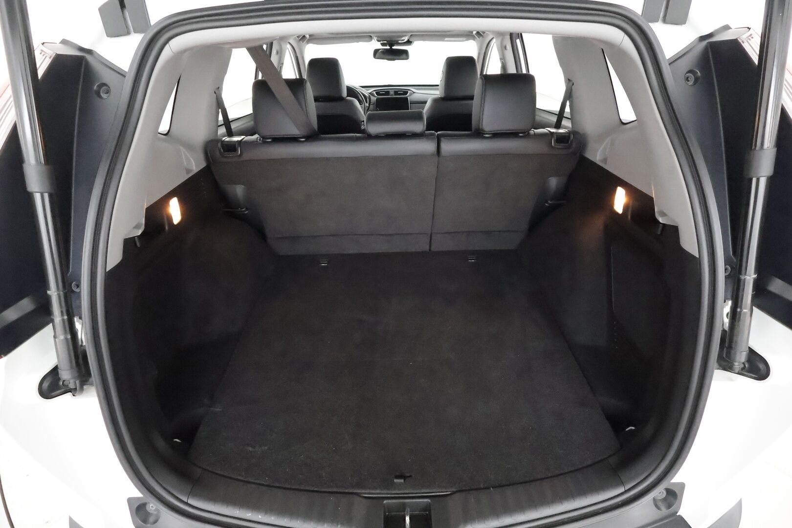 Honda CR-V 2019 Hybrid Executive AWD AT - 3,99 % KORKOTARJOUS TÄHÄN AUTOON - Adapt.Vakkari / HUD / Vetokoukku / Nahkasisusta / Panorama / Peruutuskamera / BLIS / Merkkihuollot / Lohko & Sisäpistoke / Supervarusteet!