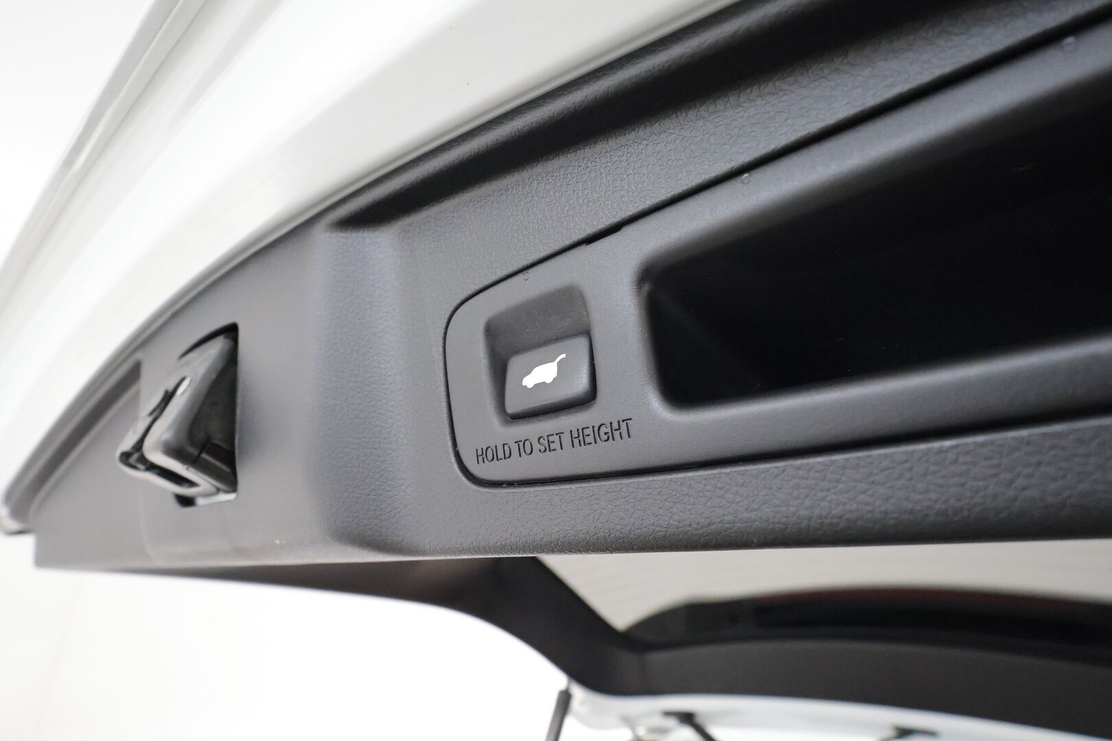 Honda CR-V 2019 Hybrid Executive AWD AT - 3,99 % KORKOTARJOUS TÄHÄN AUTOON - Adapt.Vakkari / HUD / Vetokoukku / Nahkasisusta / Panorama / Peruutuskamera / BLIS / Merkkihuollot / Lohko & Sisäpistoke / Supervarusteet!
