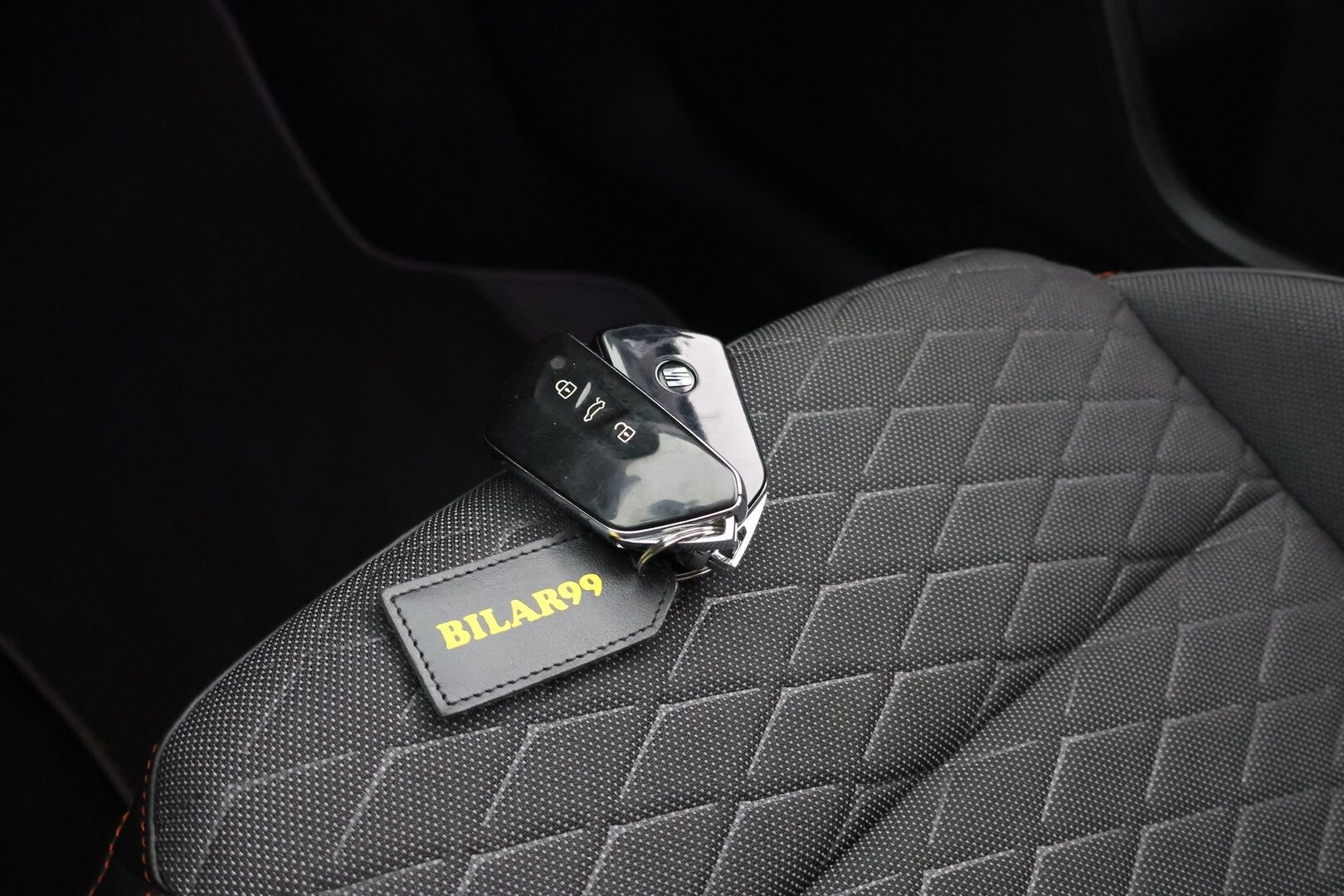 Seat Leon 2021 1,4 PHEV 204 eHybrid FR DSG - SoH 91,9% | Vakkari | LED |  P. Kamera | Navi | KeyLessGo | Apple & Android