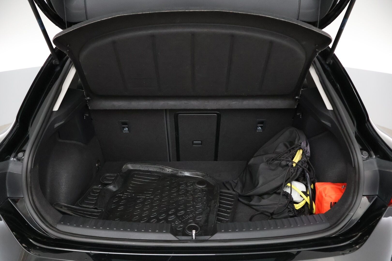 Seat Leon 2021 1,4 PHEV 204 eHybrid FR DSG - SoH 91,9% | Vakkari | LED |  P. Kamera | Navi | KeyLessGo | Apple & Android