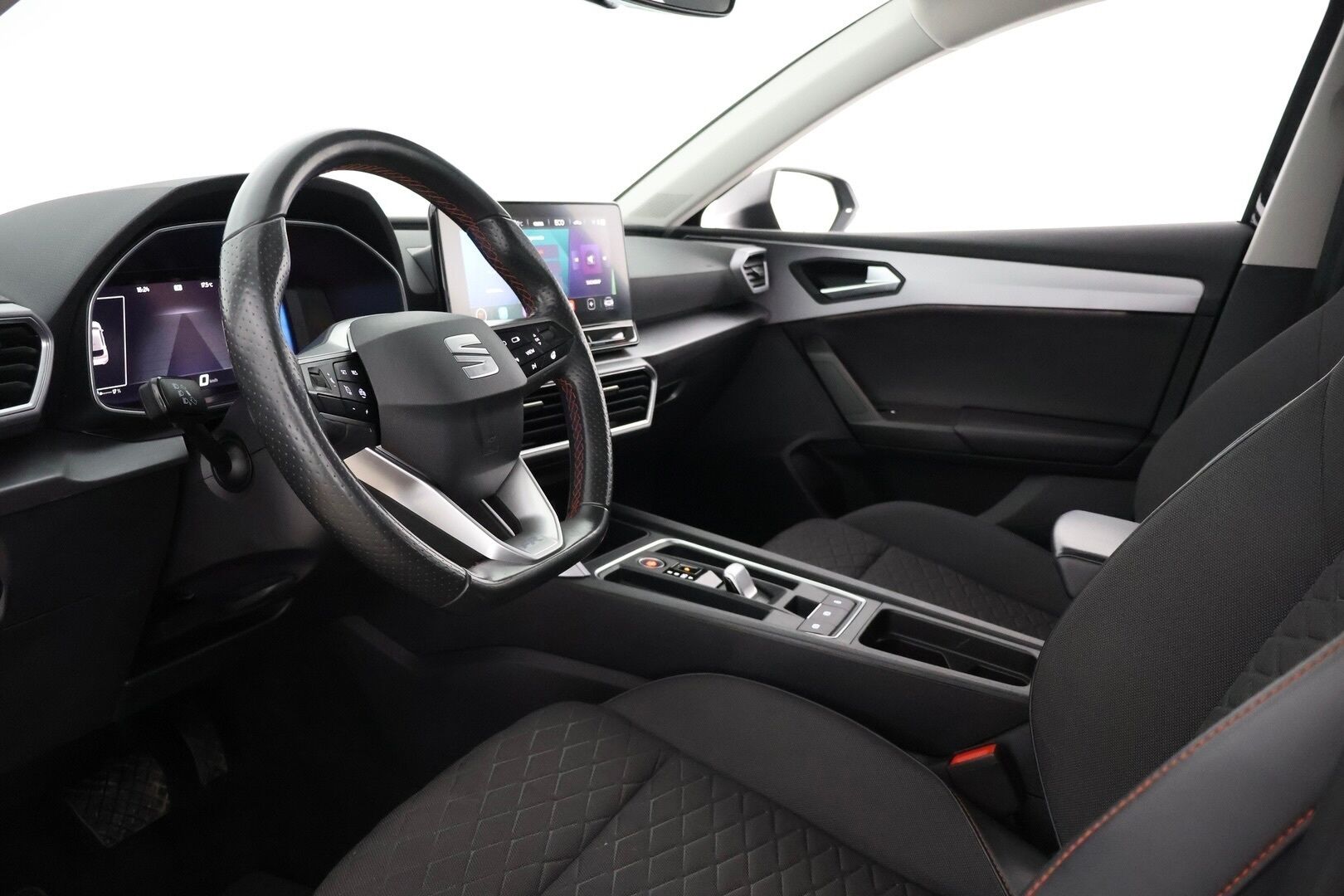 Seat Leon 2021 1,4 PHEV 204 eHybrid FR DSG - SoH 91,9% | Vakkari | LED |  P. Kamera | Navi | KeyLessGo | Apple & Android