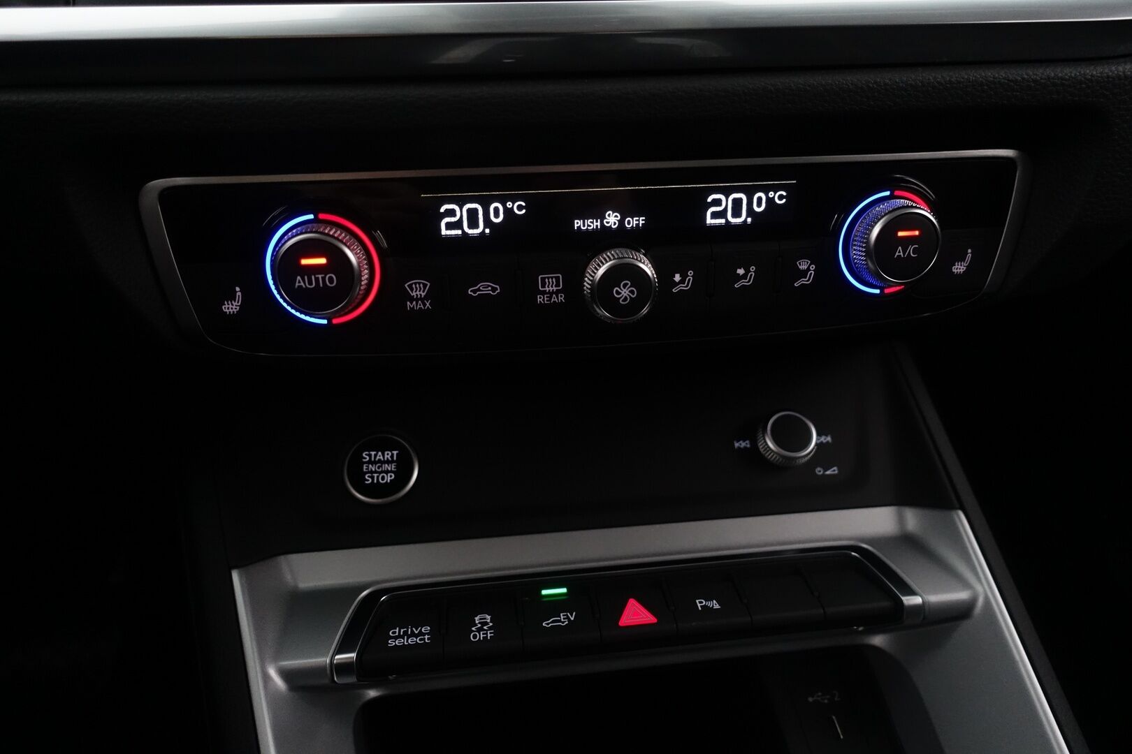 Audi Q3 2021 Sportback Business 45 TFSI e 180 kW S tronic Electrified Edition - | ACC | Digimittaristo | Koukku | P.Kamera | Sporttipenkit | 2x Renkaat & Vanteet |