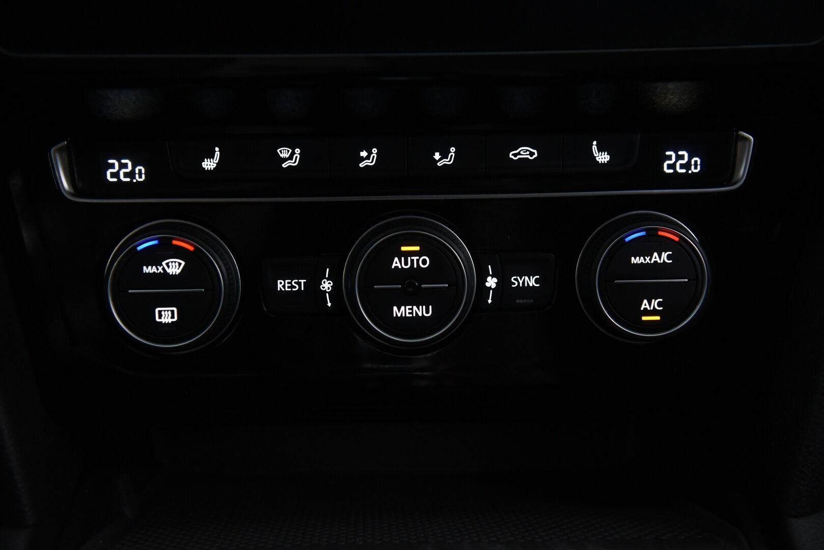 VOLKSWAGEN PASSAT 2020 1.4 TSI GTE Plug-in Executive - Adapt. Vakkari | Matrix-LED | Koukku |P-Kamera | Nahka-alcantara | Navi 
