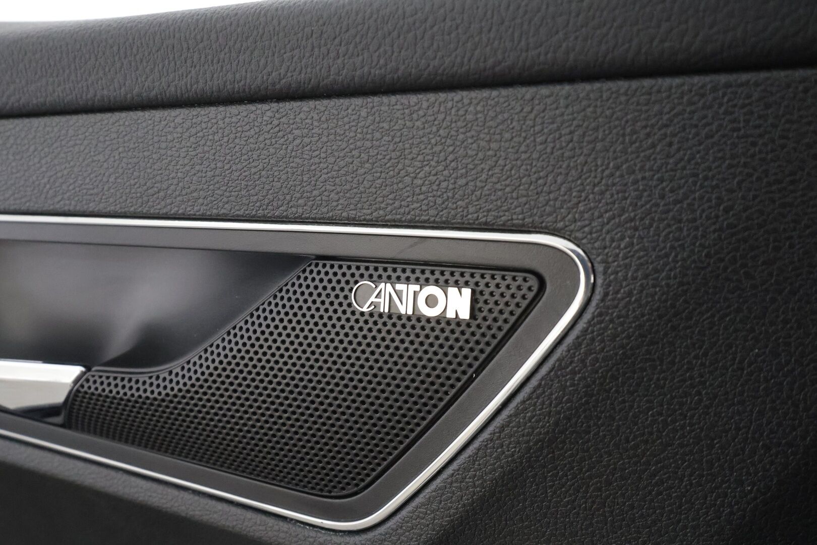 Skoda Karoq 2021 2,0 TDI 150 4x4 Style DSG - ACC | Webasto | Koukku  LED | P-Kamera | Canton | Kaistavahti | Keyless 