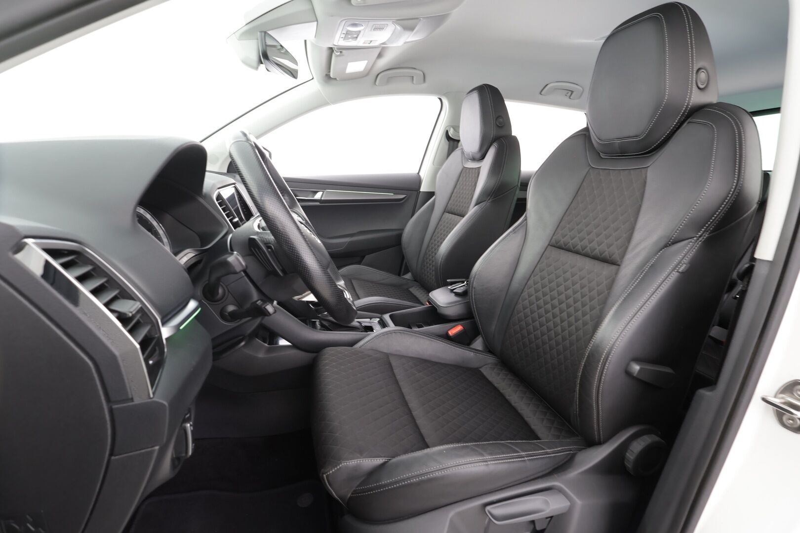 Skoda Karoq 2021 2,0 TDI 150 4x4 Style DSG - ACC | Webasto | Koukku  LED | P-Kamera | Canton | Kaistavahti | Keyless 