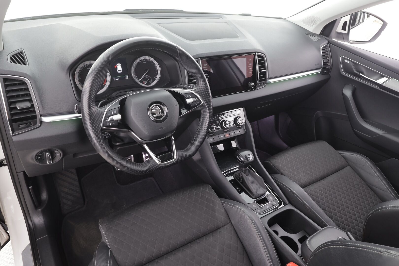 Skoda Karoq 2021 2,0 TDI 150 4x4 Style DSG - ACC | Webasto | Koukku  LED | P-Kamera | Canton | Kaistavahti | Keyless 