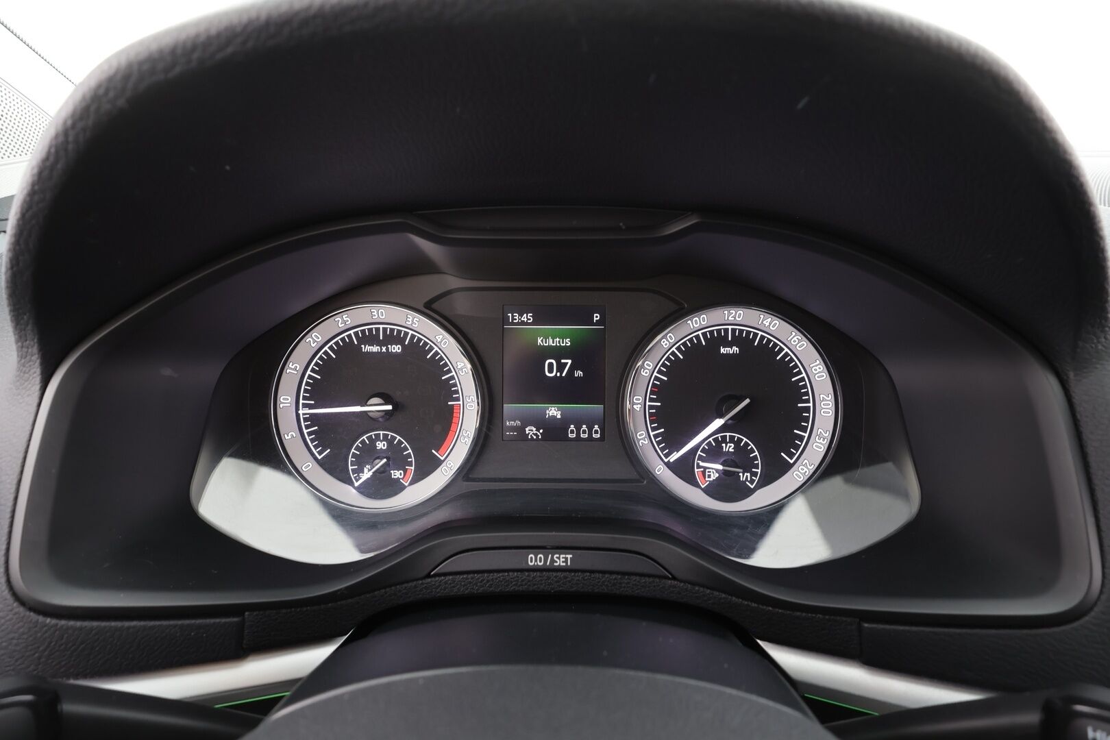 Skoda Karoq 2021 2,0 TDI 150 4x4 Style DSG - ACC | Webasto | Koukku  LED | P-Kamera | Canton | Kaistavahti | Keyless 