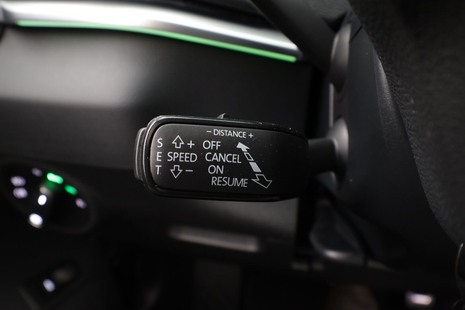 Skoda Karoq 2021 2,0 TDI 150 4x4 Style DSG - ACC | Webasto | Koukku  LED | P-Kamera | Canton | Kaistavahti | Keyless 