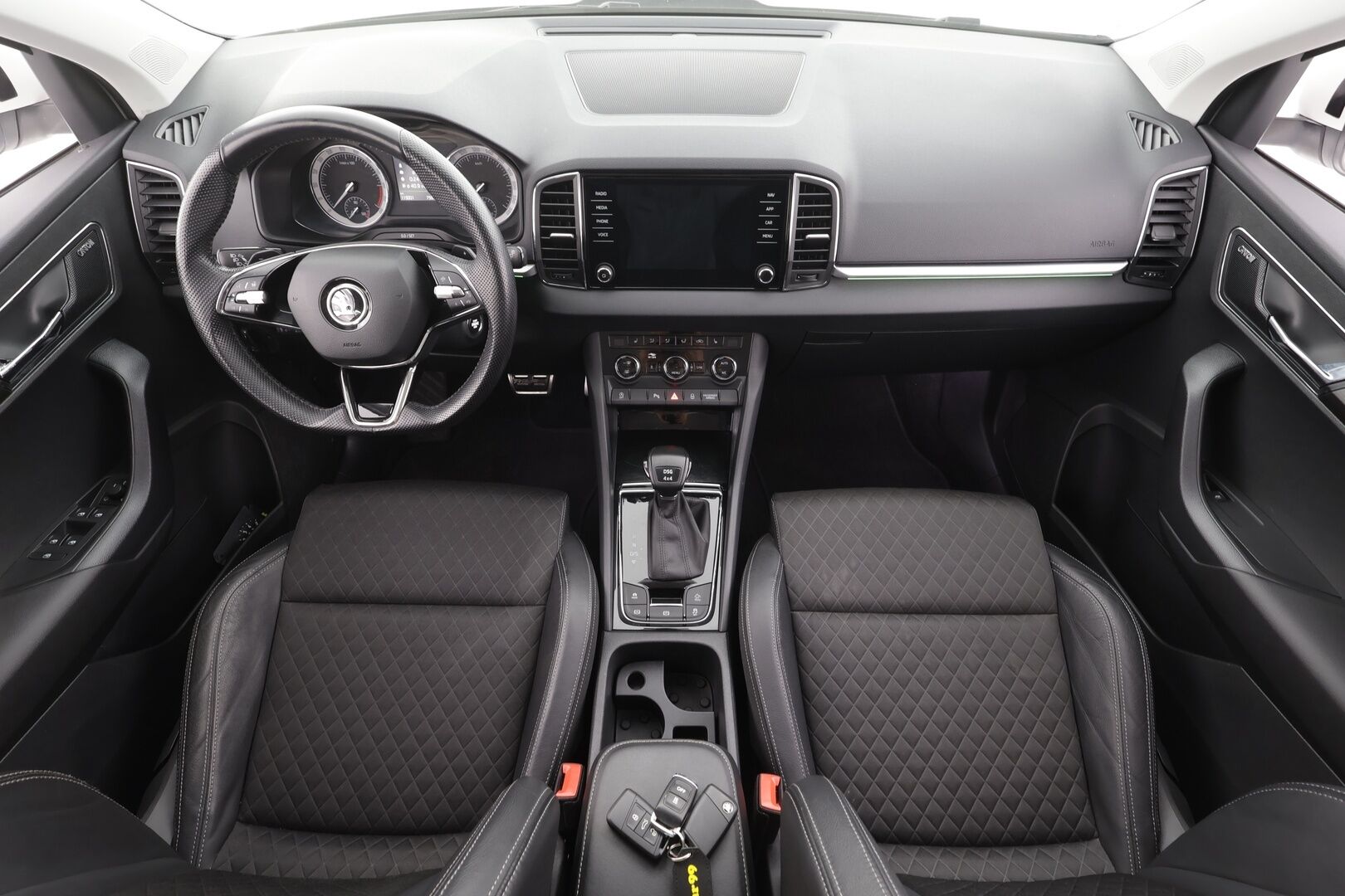 Skoda Karoq 2021 2,0 TDI 150 4x4 Style DSG - ACC | Webasto | Koukku  LED | P-Kamera | Canton | Kaistavahti | Keyless 