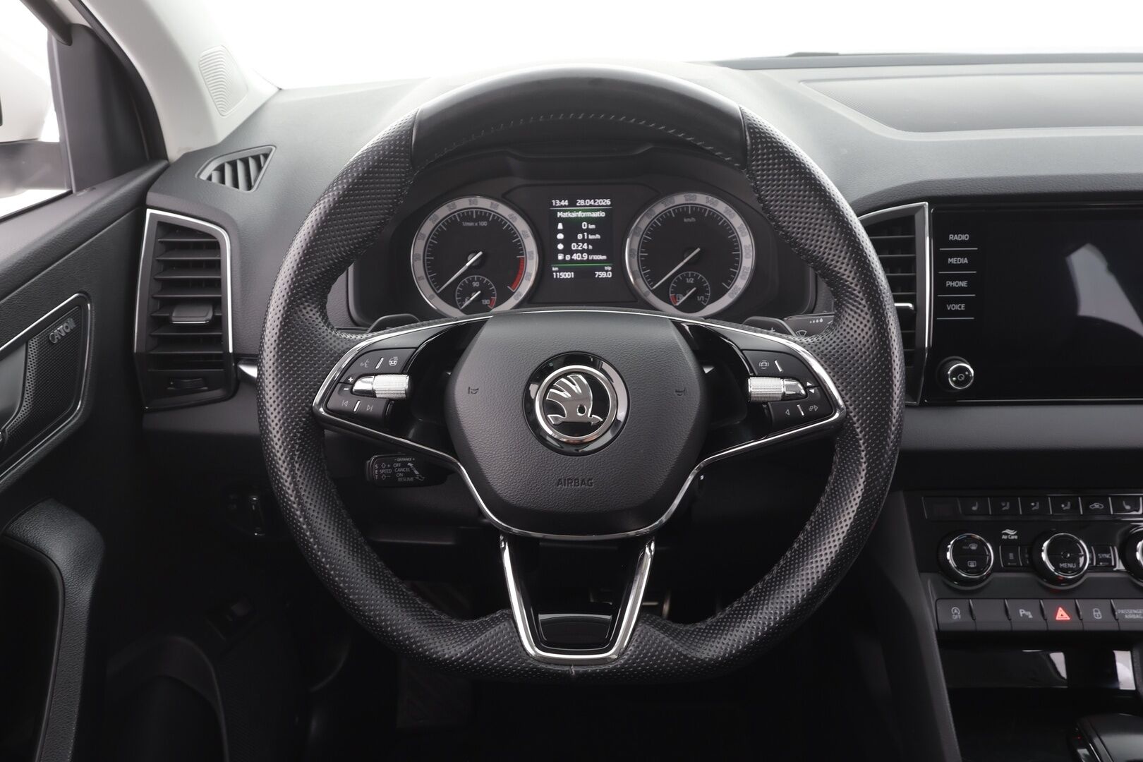 Skoda Karoq 2021 2,0 TDI 150 4x4 Style DSG - ACC | Webasto | Koukku  LED | P-Kamera | Canton | Kaistavahti | Keyless 