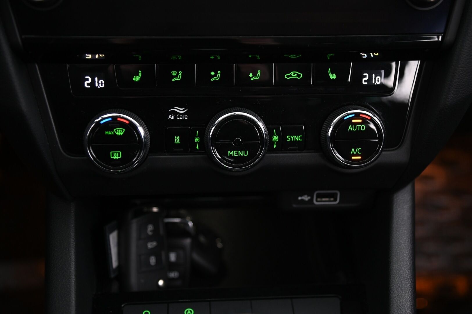 Skoda Octavia 2020 Combi 1,5 TSI G-TEC Style DSG Autom. *Webasto / Ratinlämmitin / ACC / Kessy / Peruutuskamera* - Kahdet renkaat alumiinivanteilla! / Hyvin huollettu*