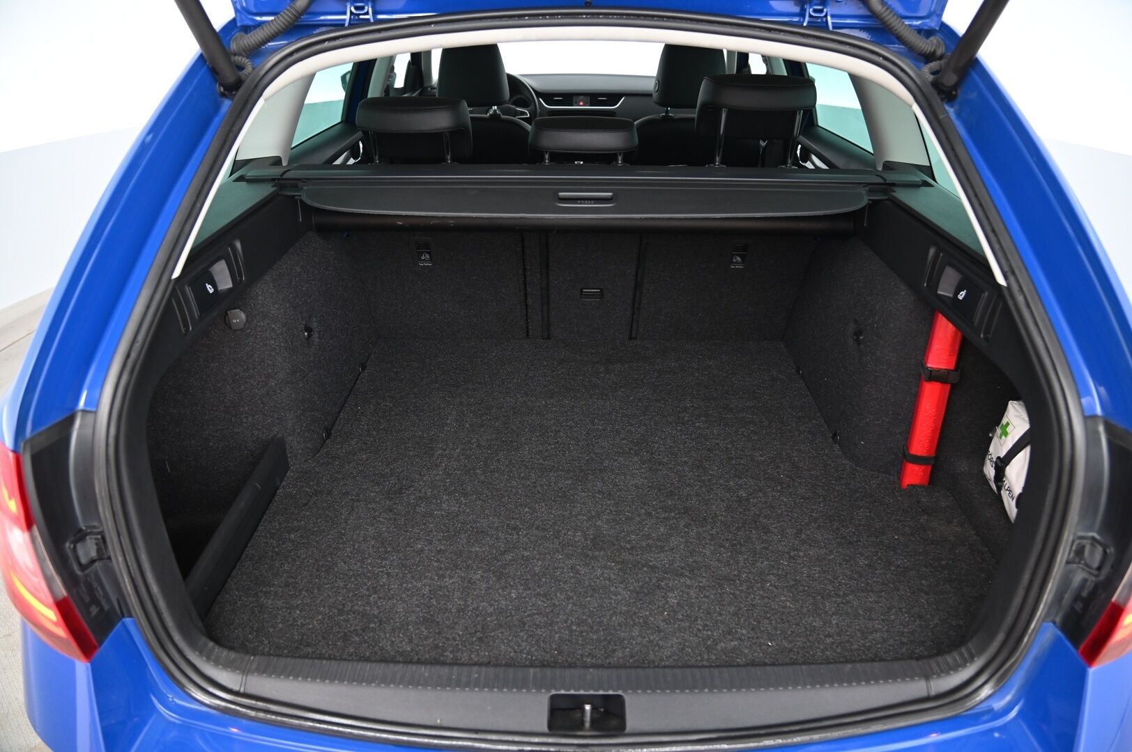 Skoda Octavia 2020 Combi 1,5 TSI G-TEC Style DSG Autom. *Webasto / Ratinlämmitin / ACC / Kessy / Peruutuskamera* - Kahdet renkaat alumiinivanteilla! / Hyvin huollettu*