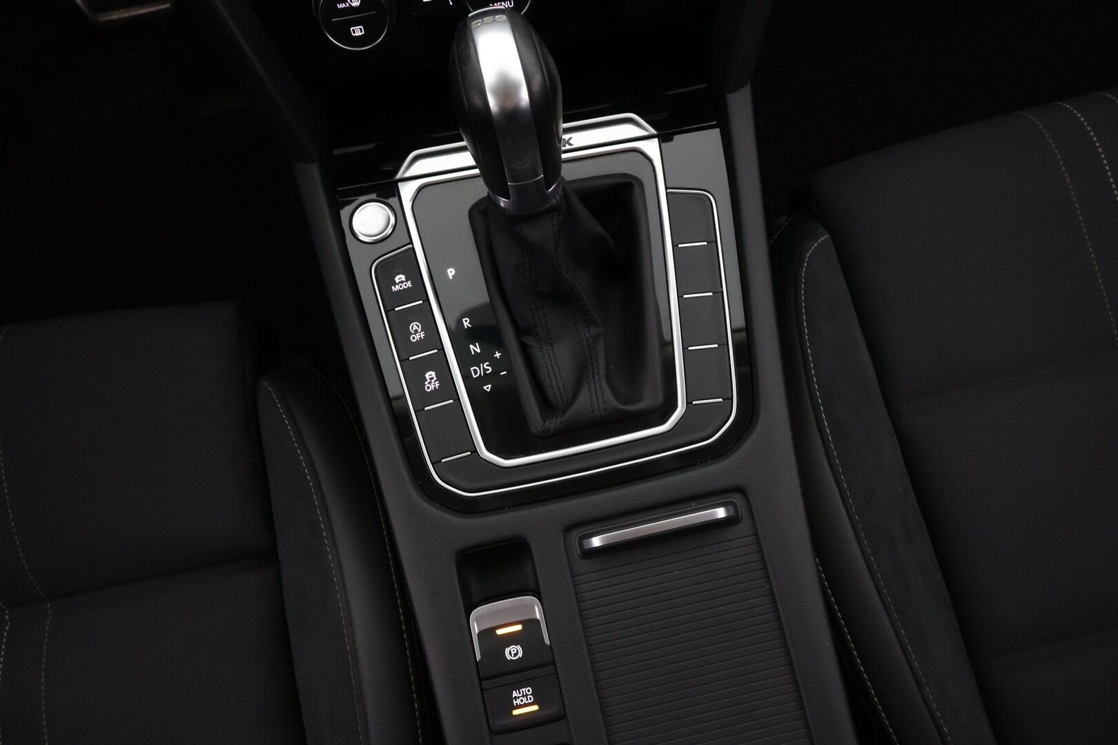 Volkswagen Passat 2016 Variant Alltrack 2,0 TSI 162 kW (220 hv) 4MOTION DSG *Adapt. Vakkari / Koukku / Webasto / P. Kamera / Ergoistuin* - Talvivarusteet / 2x renkaat ja vanteet / - HULLUT JOULUT KORKOTARJOUS 2,49% 