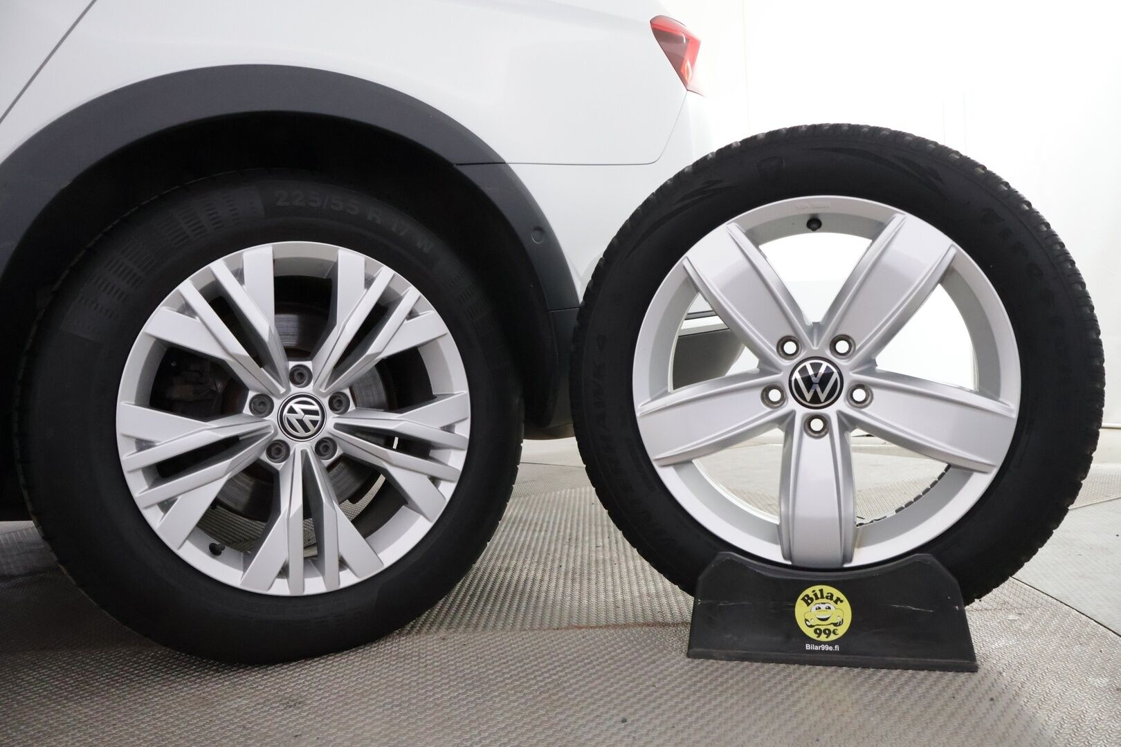 Volkswagen Passat 2016 Variant Alltrack 2,0 TSI 162 kW (220 hv) 4MOTION DSG *Adapt. Vakkari / Koukku / Webasto / P. Kamera / Ergoistuin* - Talvivarusteet / 2x renkaat ja vanteet / - HULLUT JOULUT KORKOTARJOUS 2,49% 