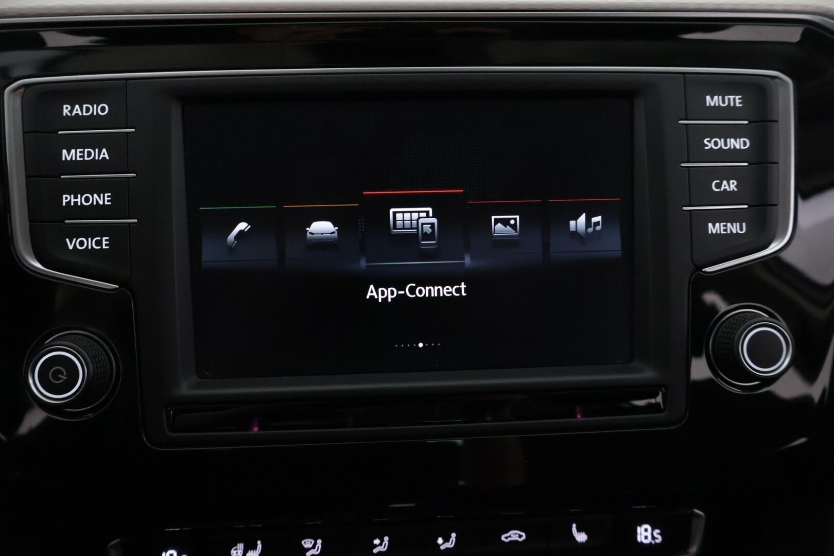 Volkswagen Passat 2016 Variant Alltrack 2,0 TSI 162 kW (220 hv) 4MOTION DSG *Adapt. Vakkari / Koukku / Webasto / P. Kamera / Ergoistuin* - Talvivarusteet / 2x renkaat ja vanteet / - HULLUT JOULUT KORKOTARJOUS 2,49% 