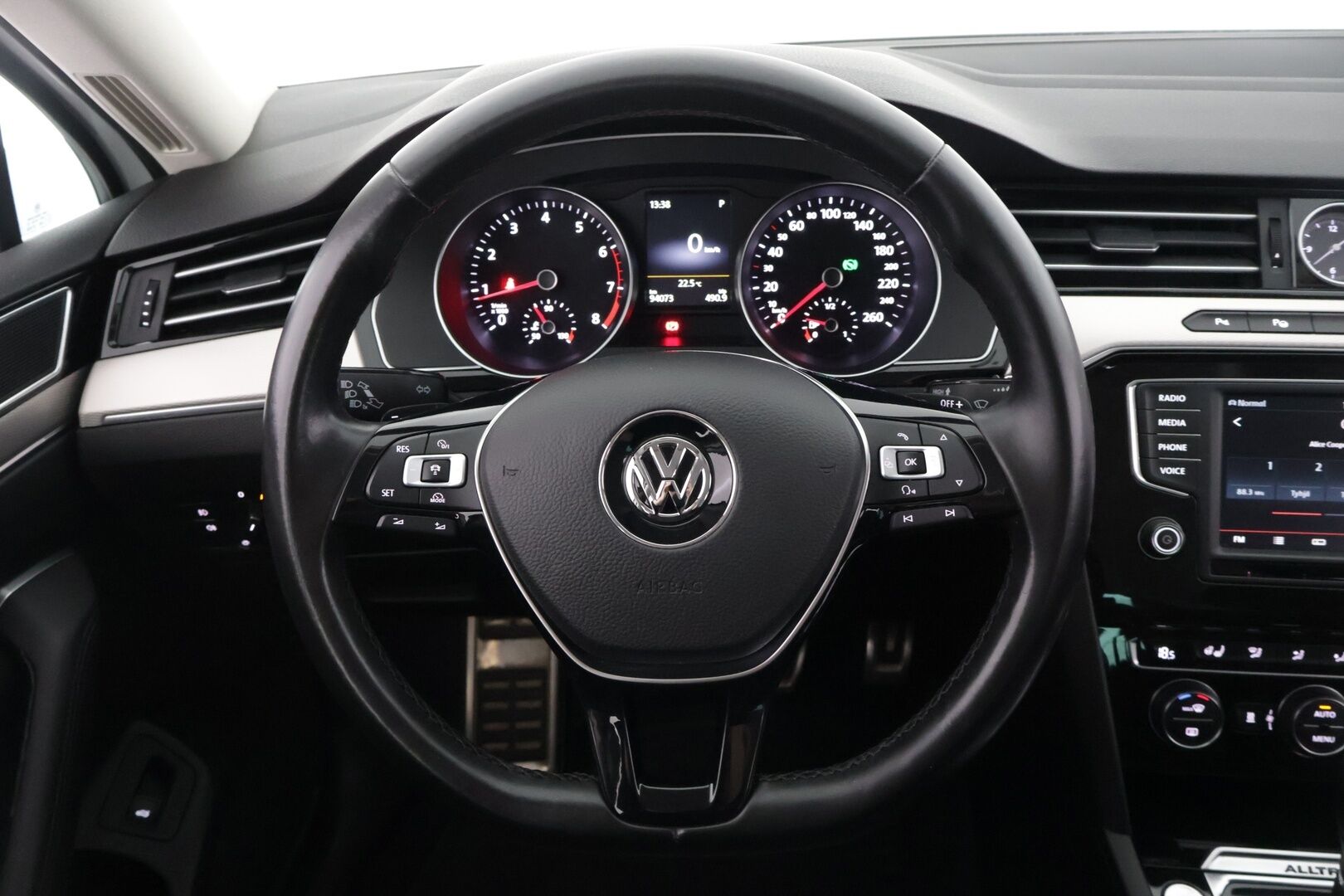 Volkswagen Passat 2016 Variant Alltrack 2,0 TSI 162 kW (220 hv) 4MOTION DSG *Adapt. Vakkari / Koukku / Webasto / P. Kamera / Ergoistuin* - *2x renkaat ja vanteet*
